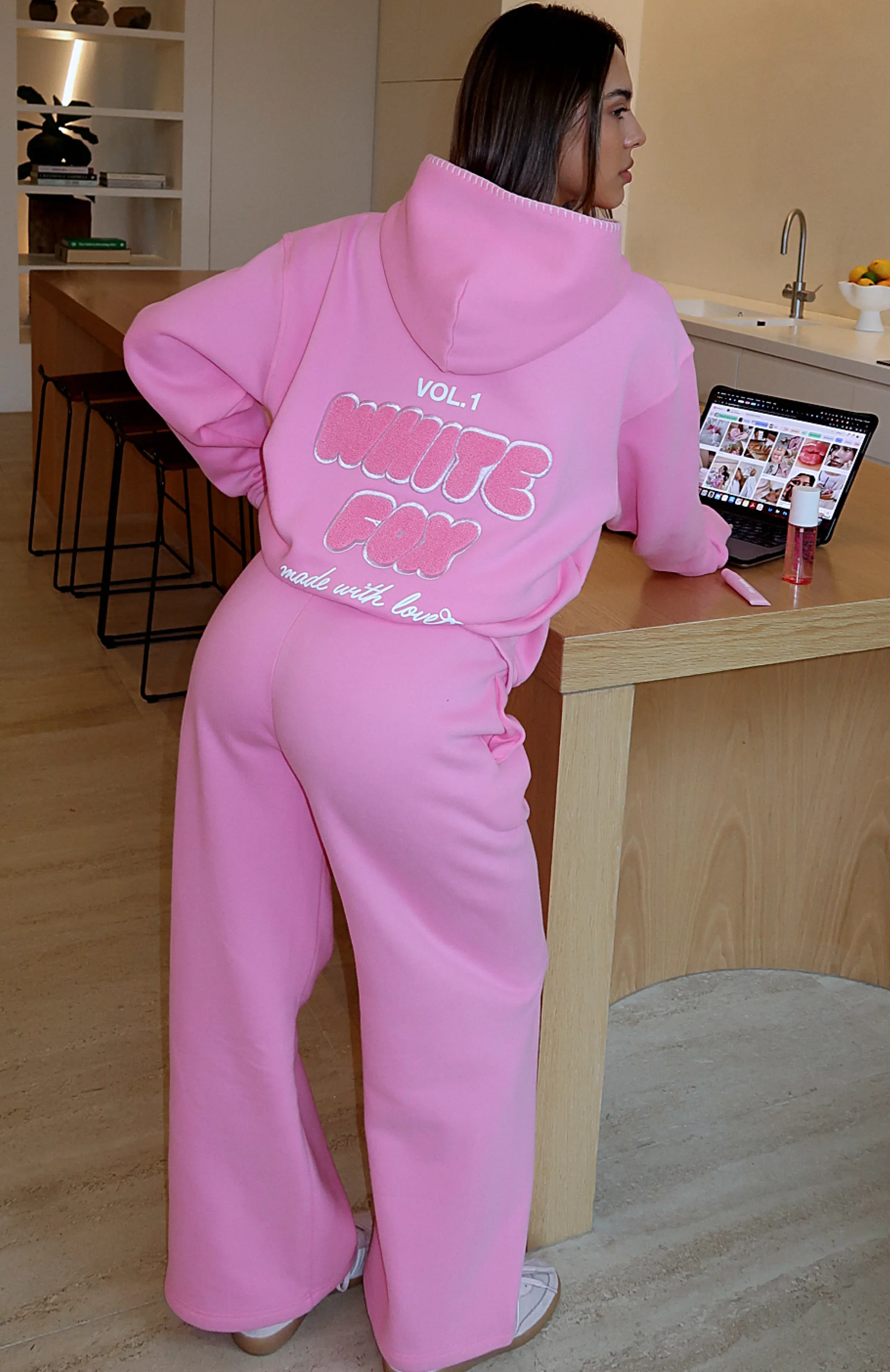 Vol. 1 Wide Leg Sweatpants Bubblegum - luluinthesky