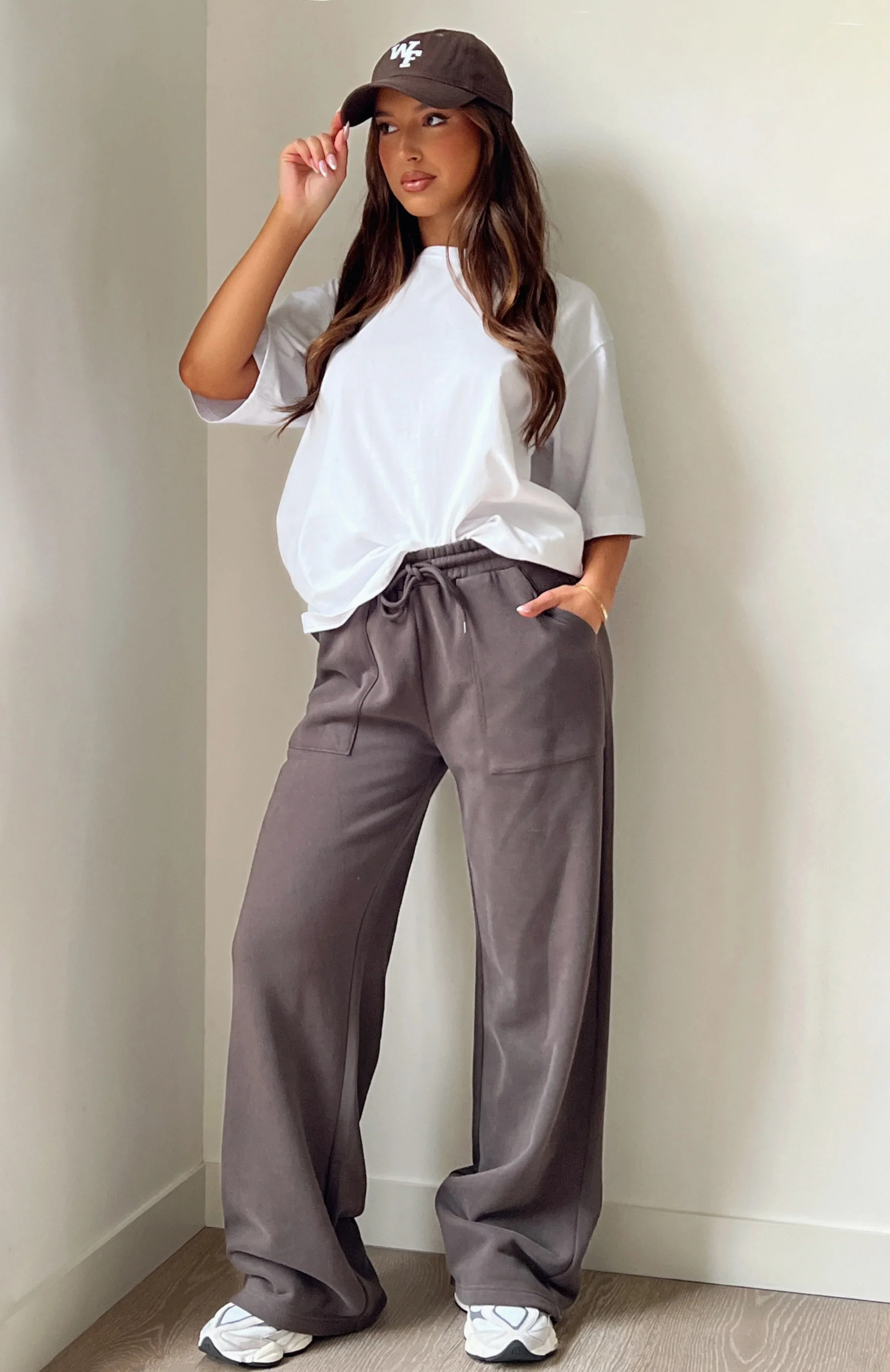 You'd Love It Here Wide Leg Sweatpants Charcoal - luluinthesky