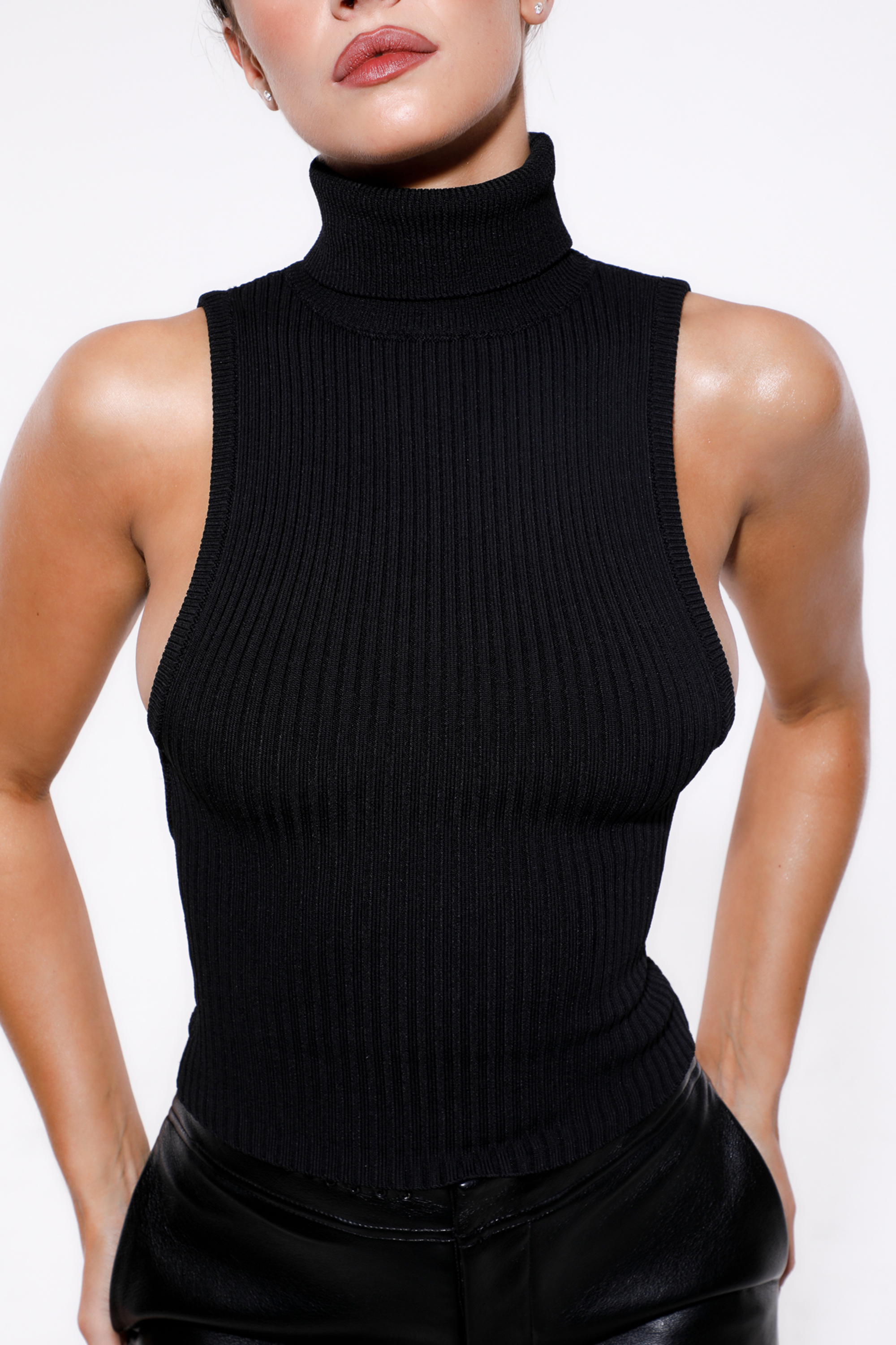Dina Black Backless Top - luluinthesky