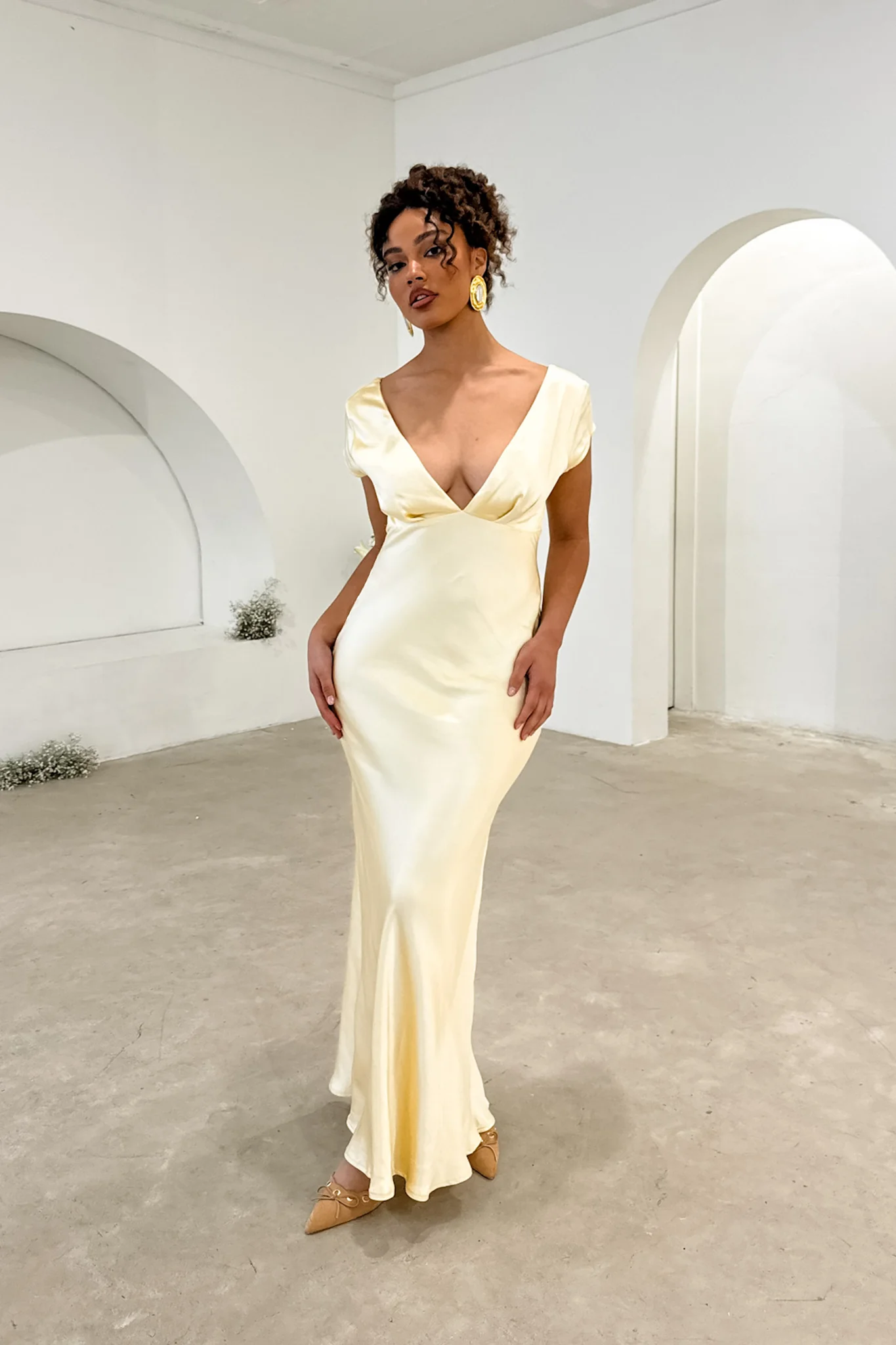 Lucinda V-Neck Twist Back Midi Dress Yellow - luluinthesky