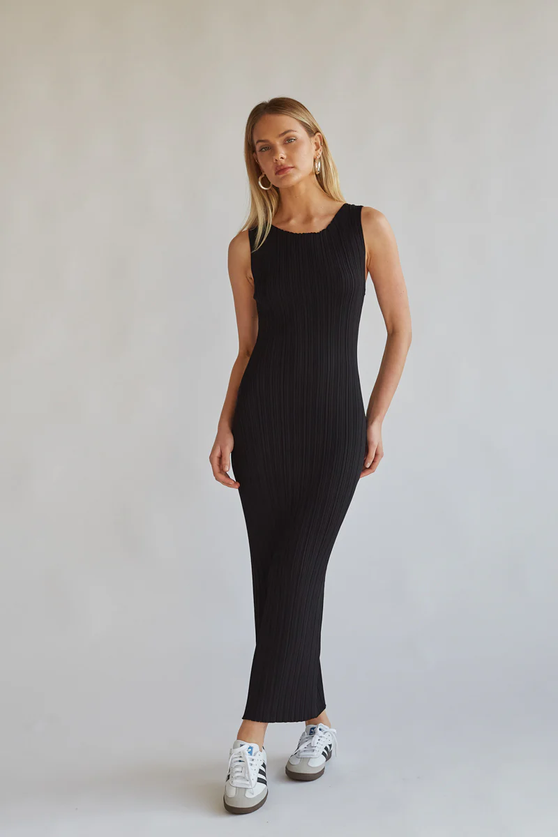 Dariann Sleeveless Ribbed Midi Dress - luluinthesky