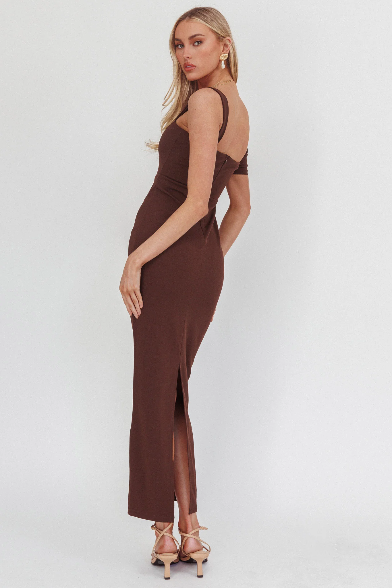 Saffra Asymmetric Shoulder Maxi Dress Chocolate - luluinthesky
