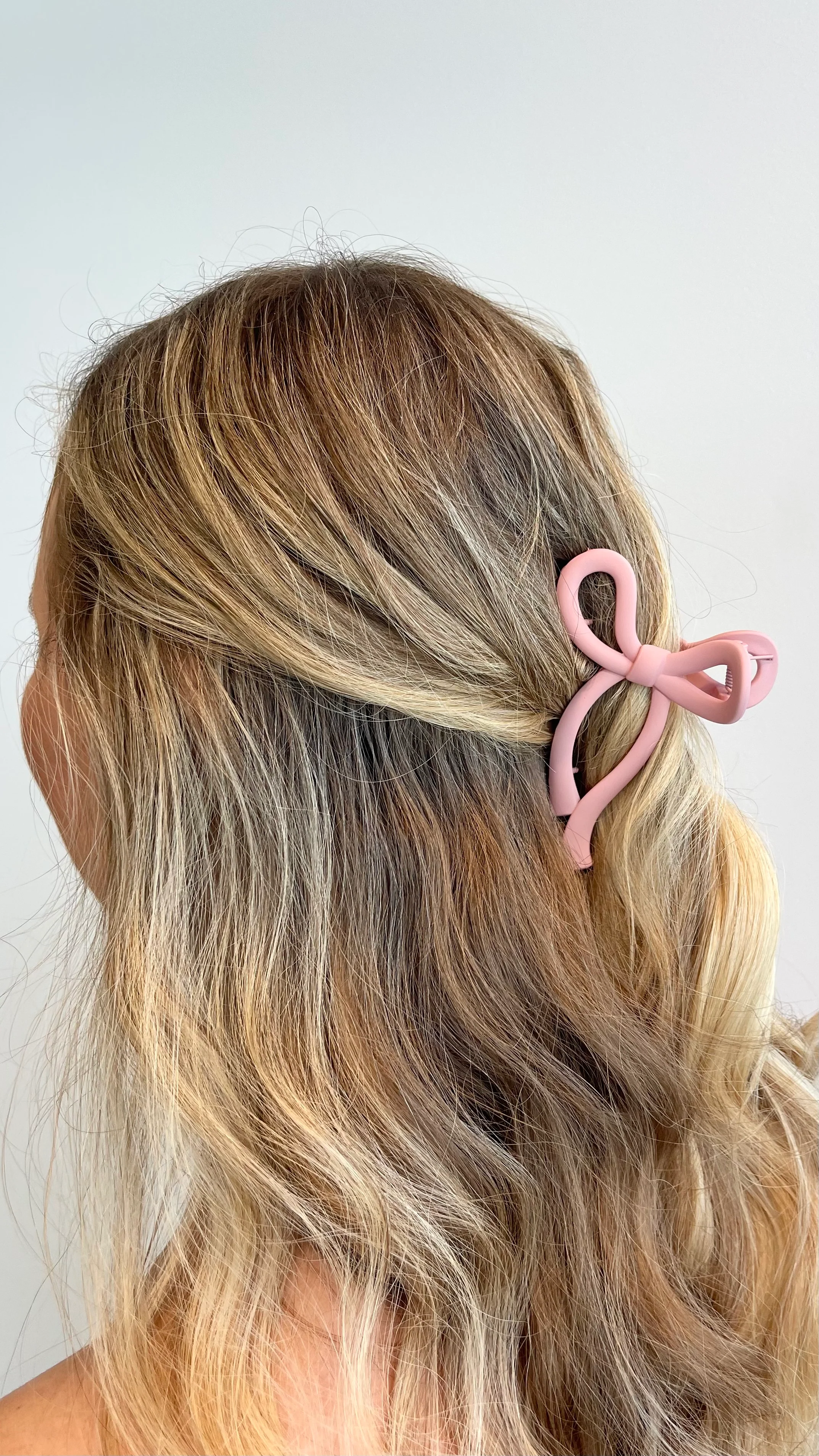 Matte Bow Claw Clip - Pink - luluinthesky