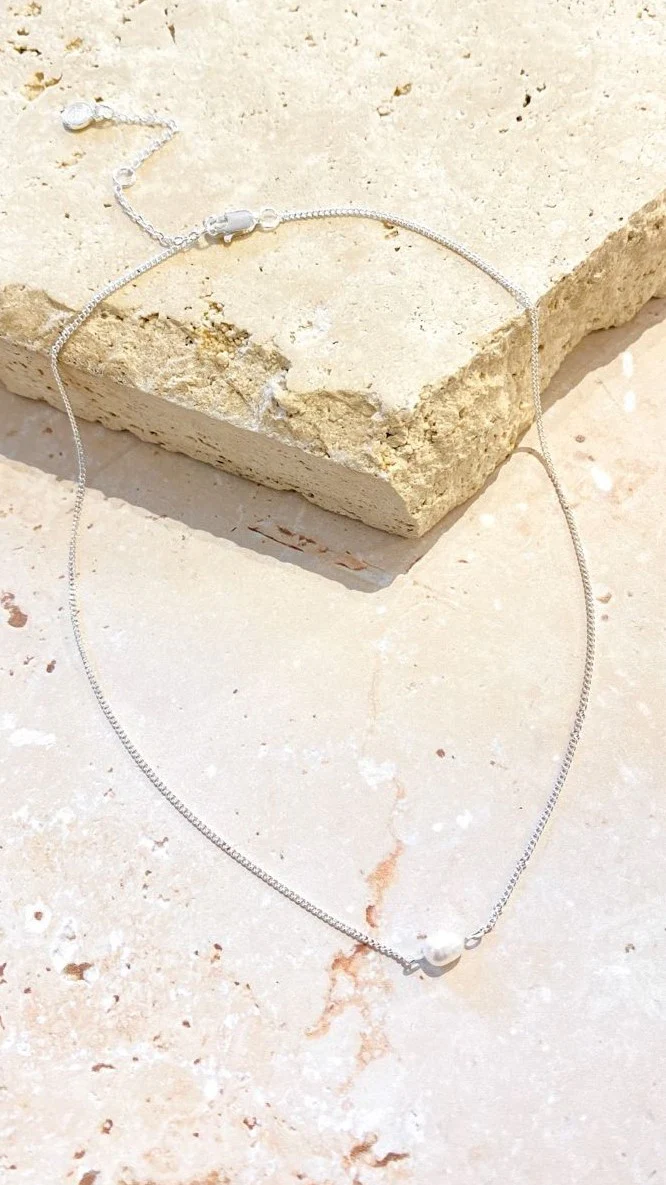 Kimmy Necklace - Silver/Pearl - luluinthesky