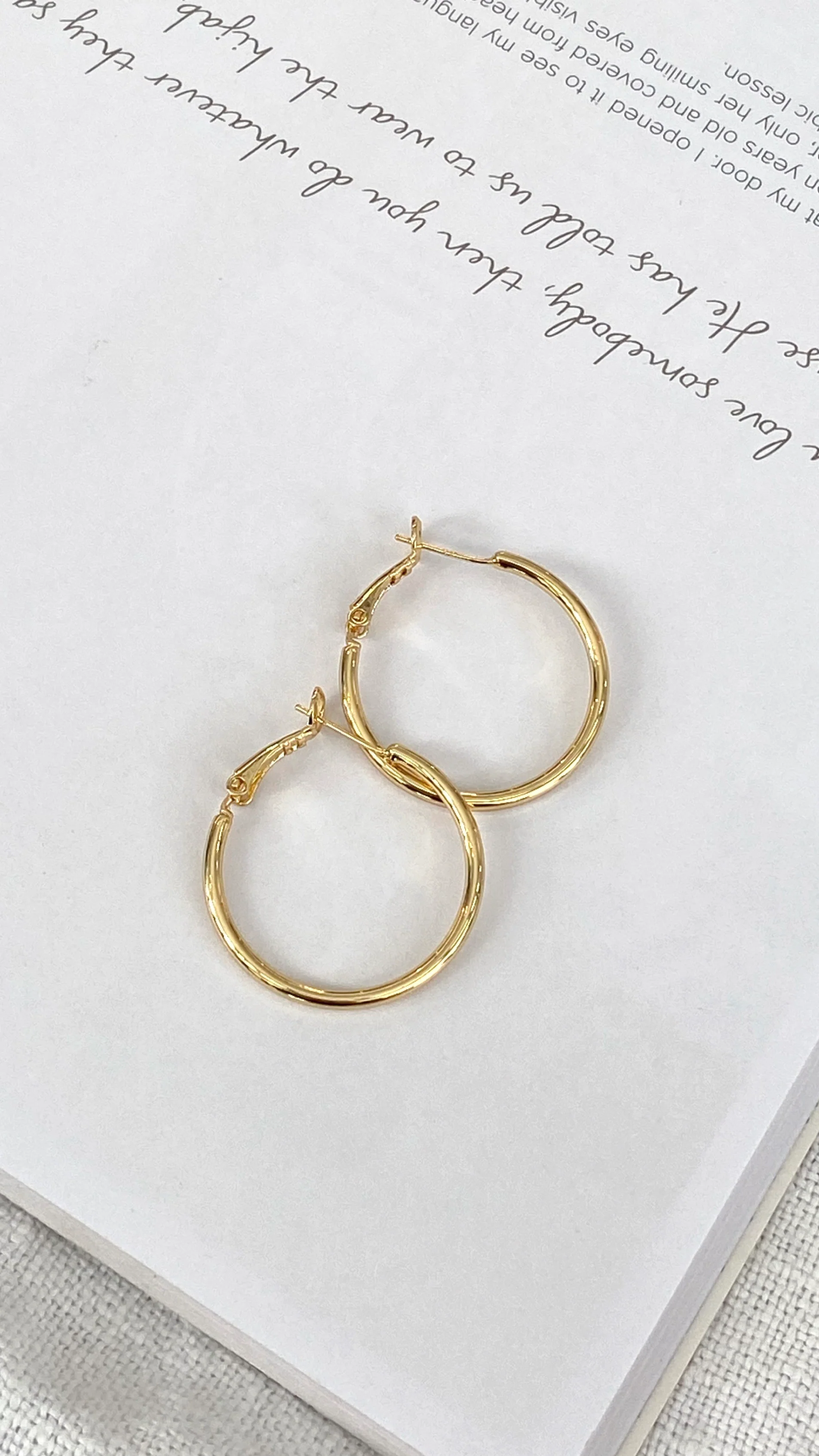 Leni Hoops - Gold - luluinthesky