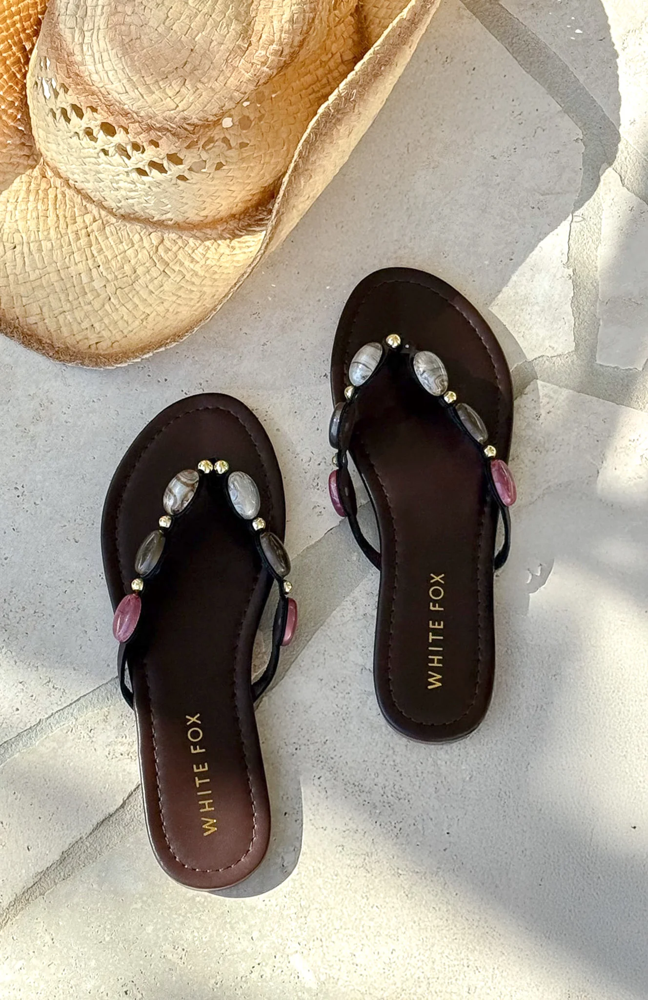 Kira Beaded Thong Sandals Chocolate - luluinthesky