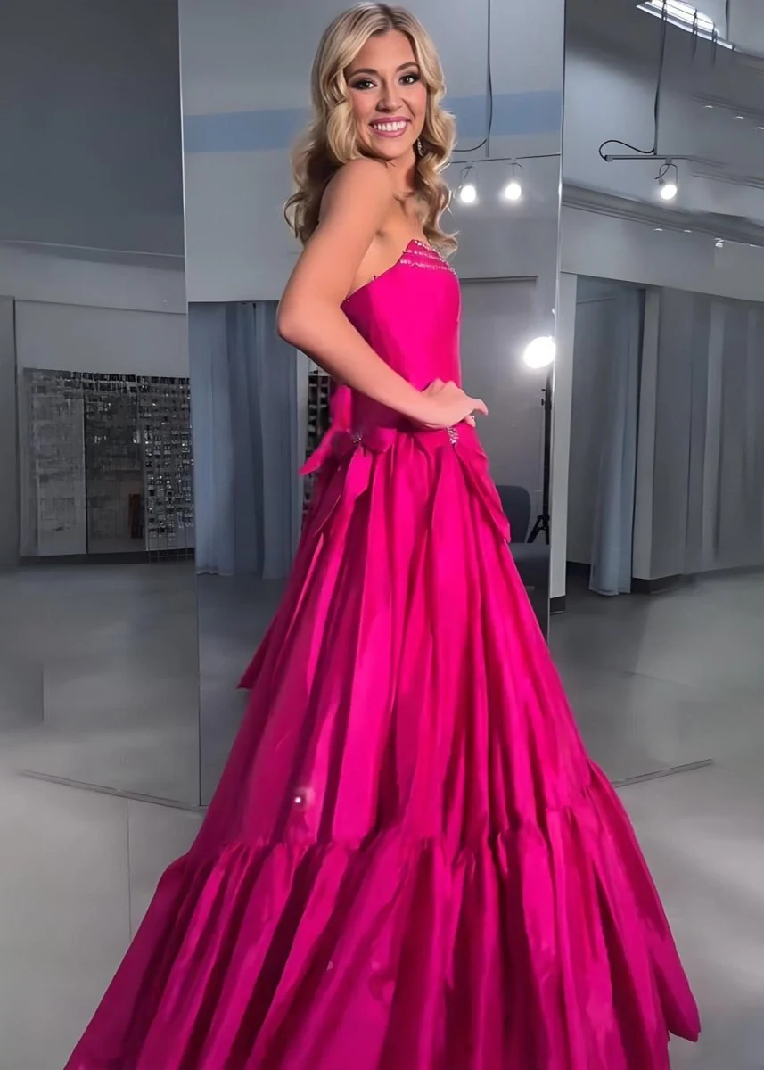 Cristal | A-Line Black Scoop Neck Satin Long Prom Dresses with Bow Knots