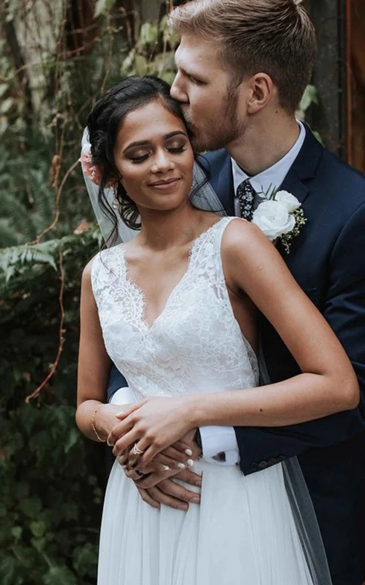 Bohemian A Line  Sweep-Train Chiffon Lace Scalloped Sleeveless Wedding Dress