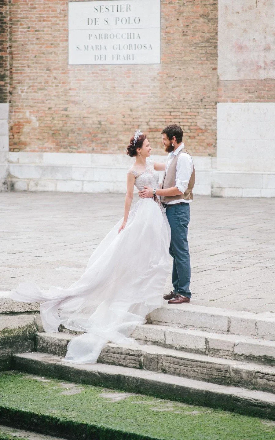 Romantic A-Line Lace  Tulle In White Shade Wedding Dress