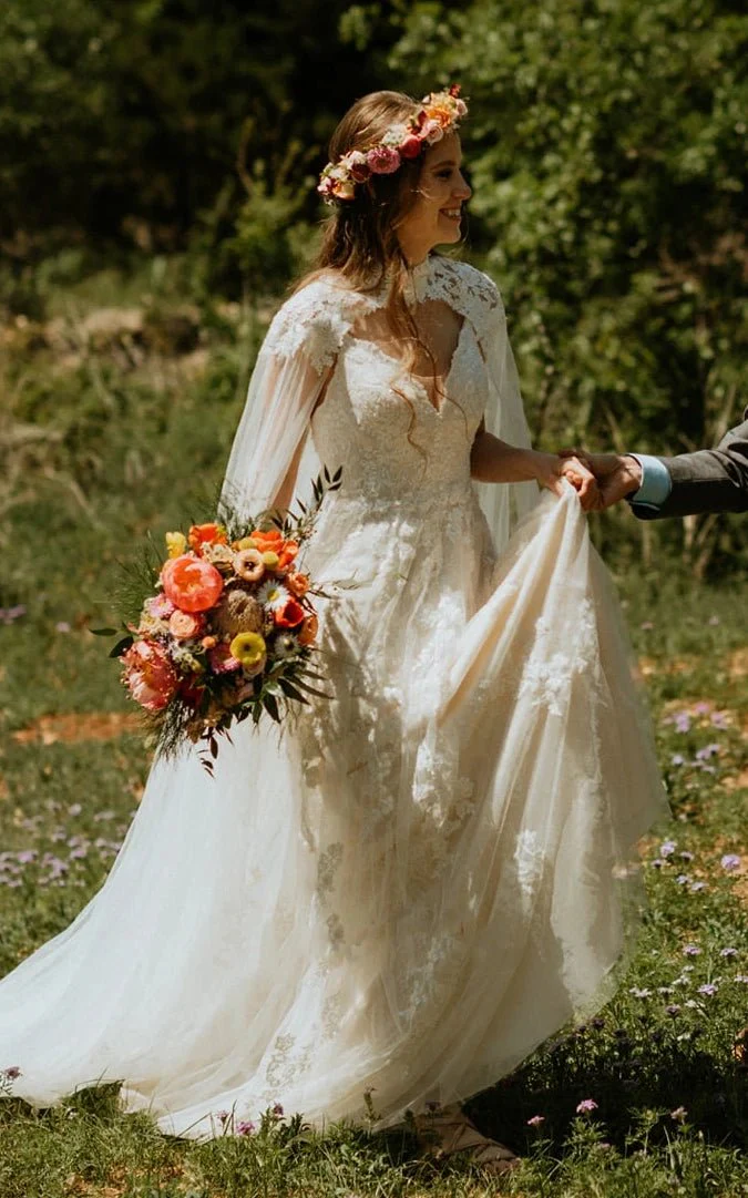 A-Line  V-Neck Lace Modern Wedding Dress Short Sleeves With Appliques