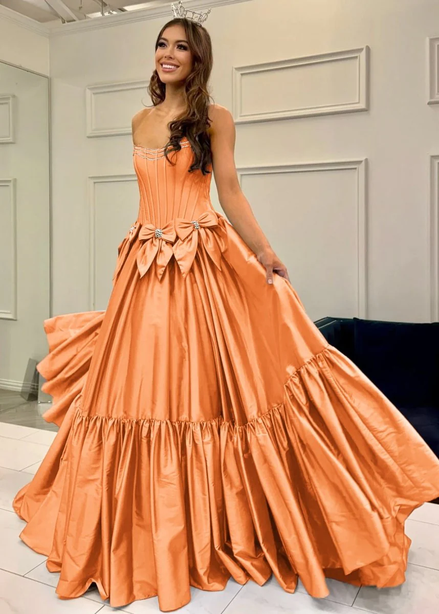 Cristal | A-Line Black Scoop Neck Satin Long Prom Dresses with Bow Knots