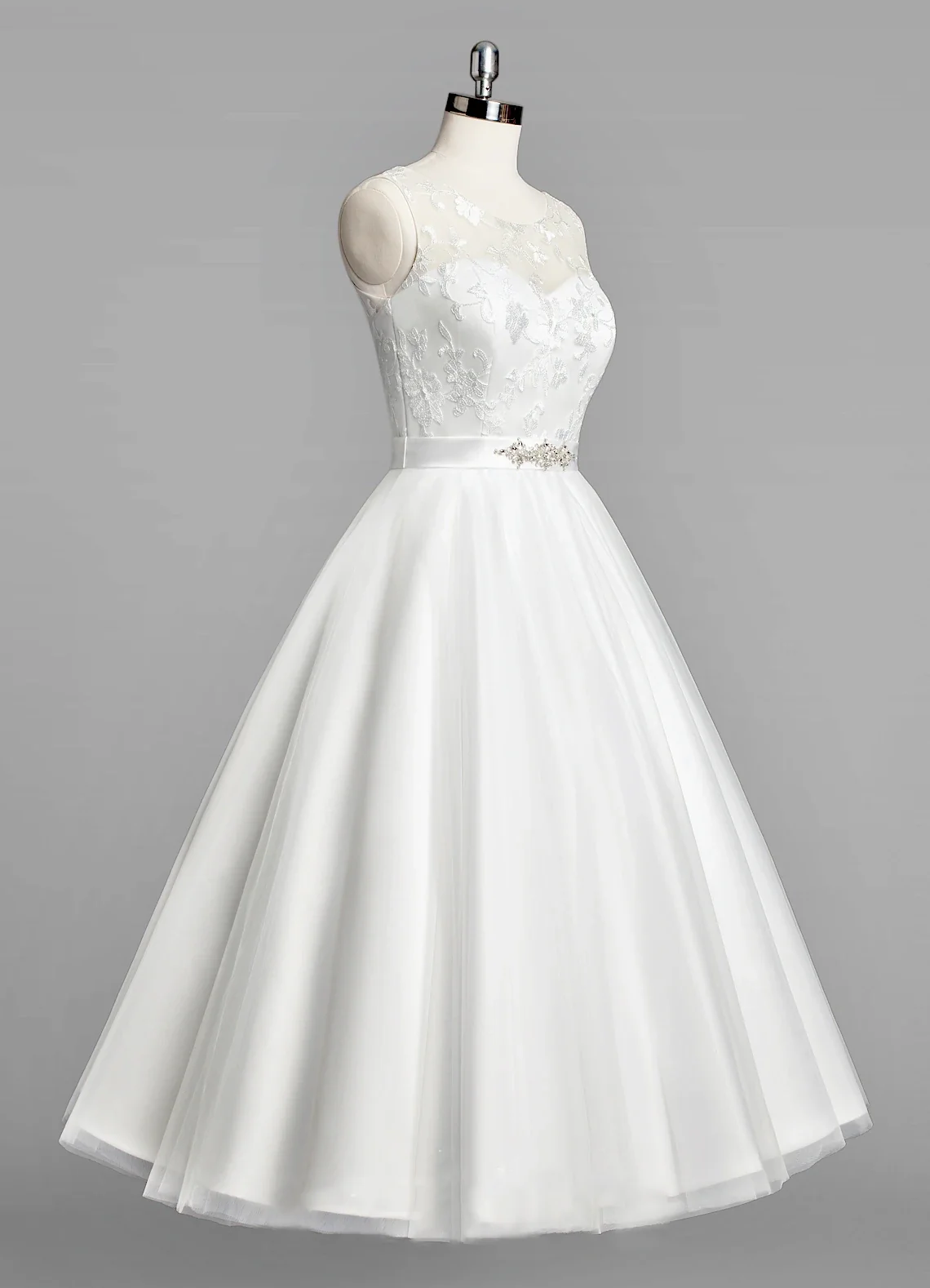 Scoop Neck Sleeveless A-Line Tulle Tea-Length Wedding Dress With Beaded Sash