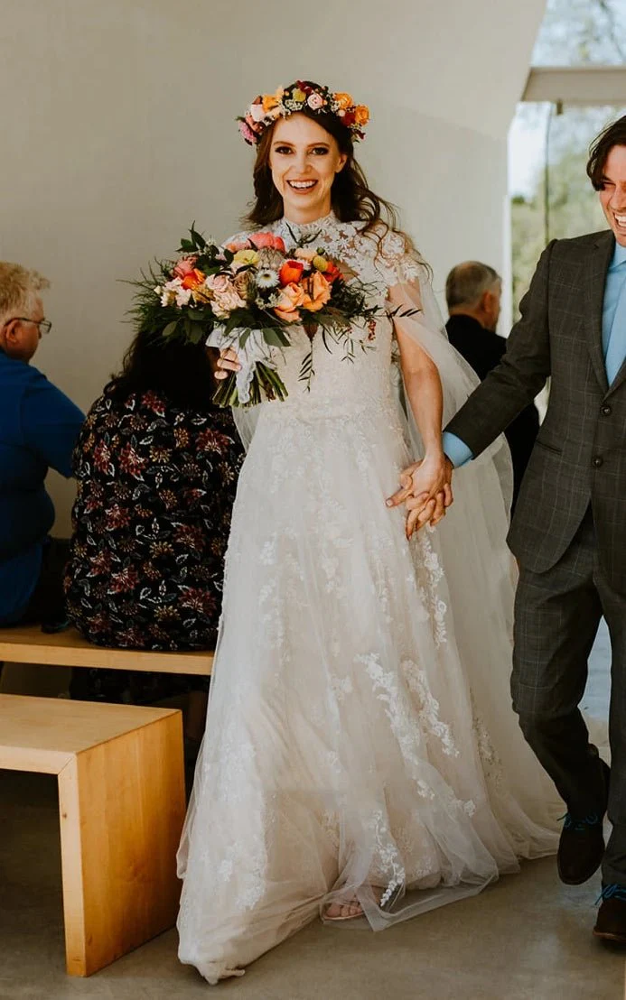 A-Line  V-Neck Lace Modern Wedding Dress Short Sleeves With Appliques