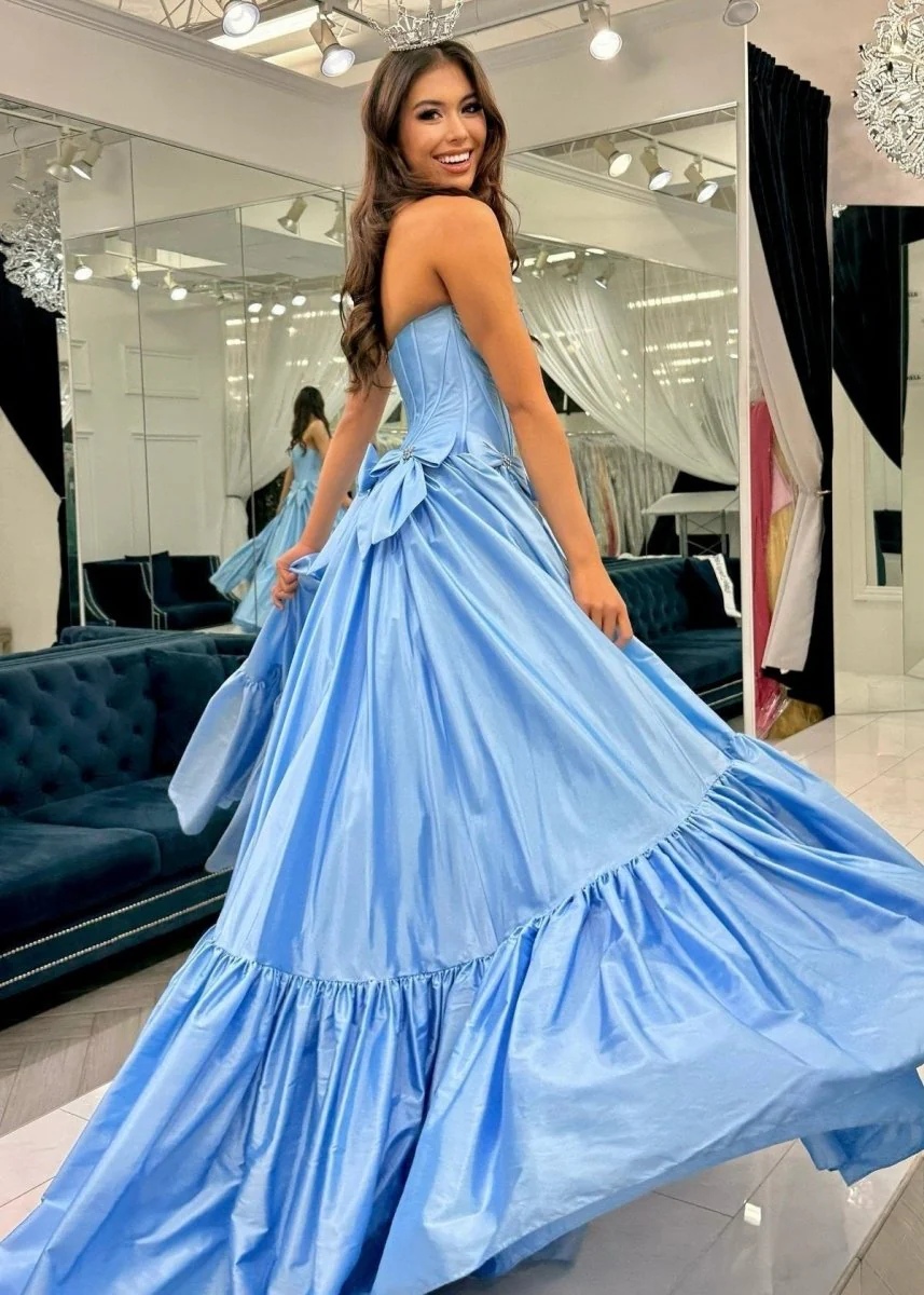 Cristal | A-Line Black Scoop Neck Satin Long Prom Dresses with Bow Knots