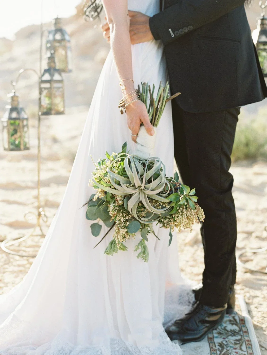 Scoop Neck Short Sleeve A-Line Chiffon Wedding Dress With Lace Hem