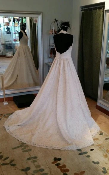 Elegant Sleeveless Pleated Lace Halter A-Line Wedding Dress