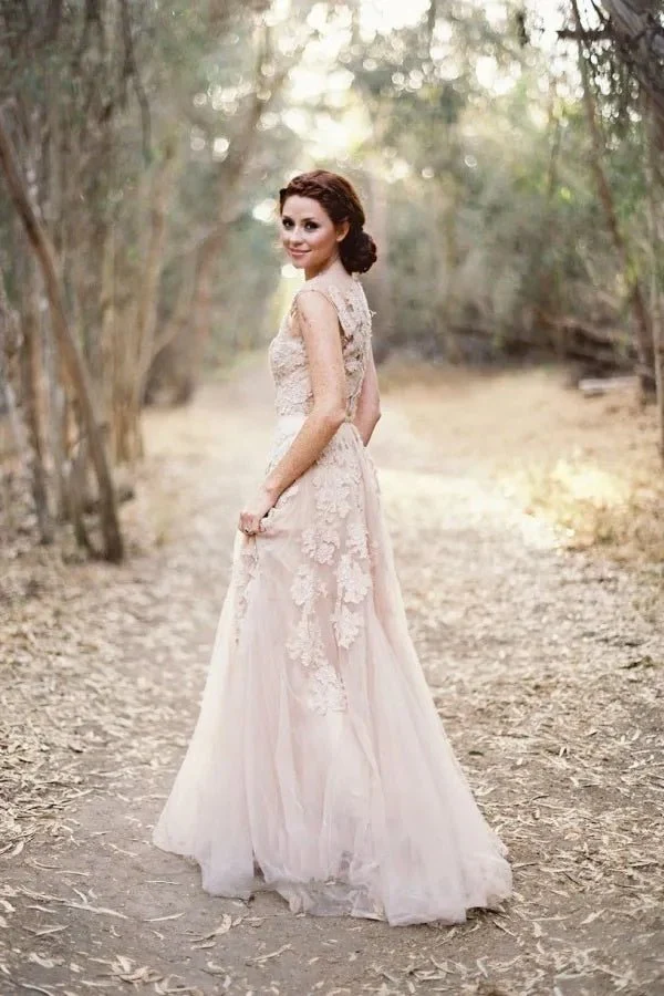 High Quality V-neck Sleeveless Floor-length Wedding Dress with Lace