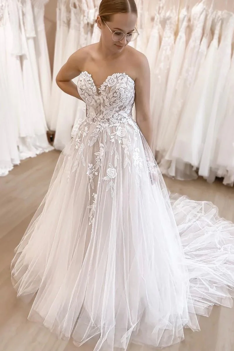 Charming A Line Sweetheart Tulle Wedding Dresses with Lace
