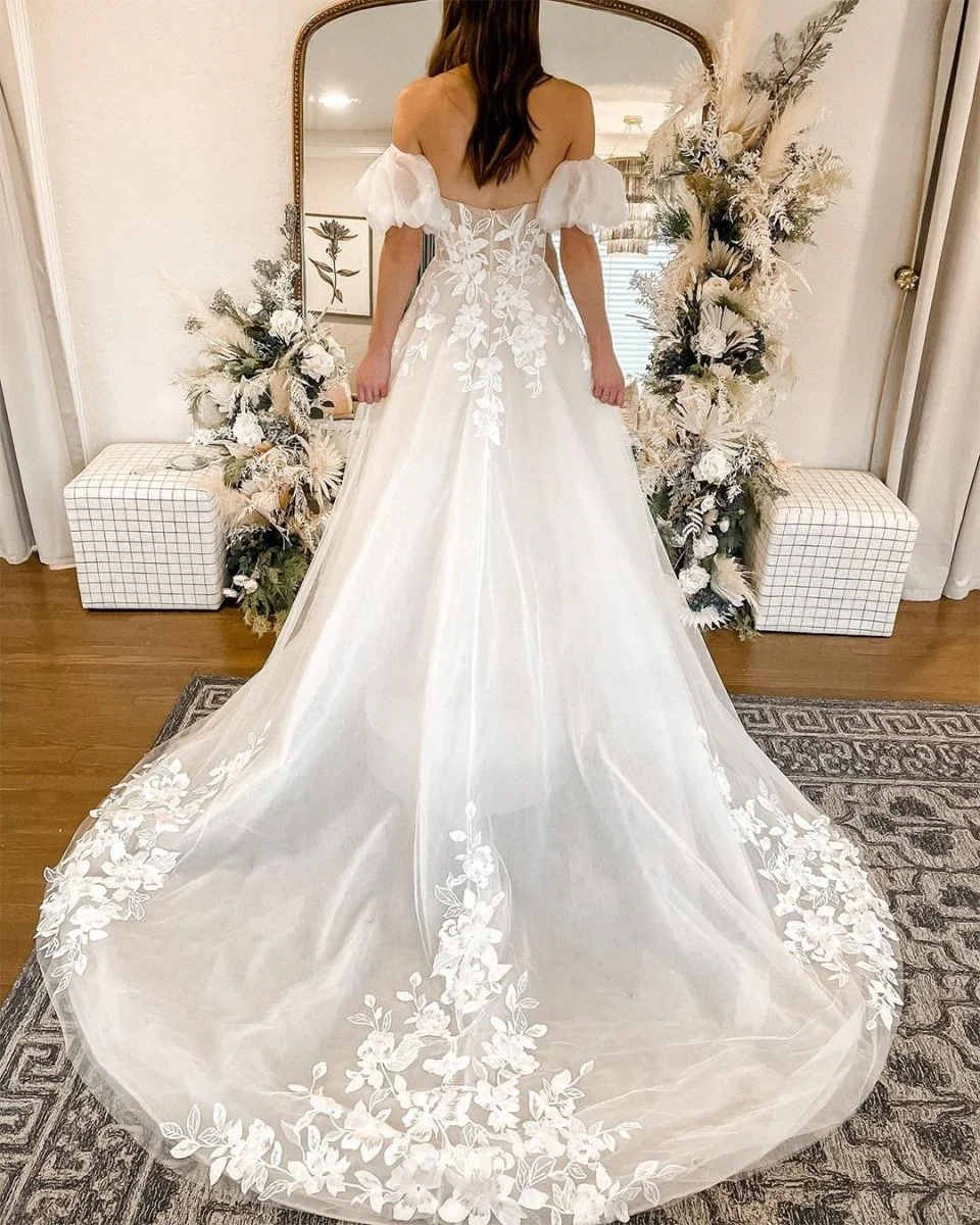Cute A Line Sweetheart Tulle Wedding Dresses with Lace