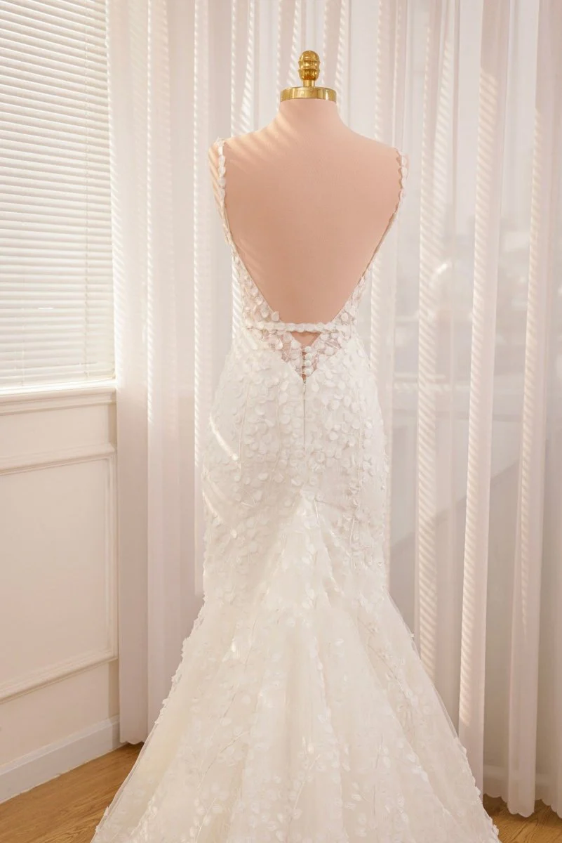 Straps White Lace Mermaid Wedding Dress With Appliques