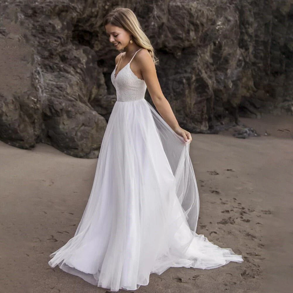 A-Line Tulle Spaghetti Straps Wedding Dresses With Lace Appliques