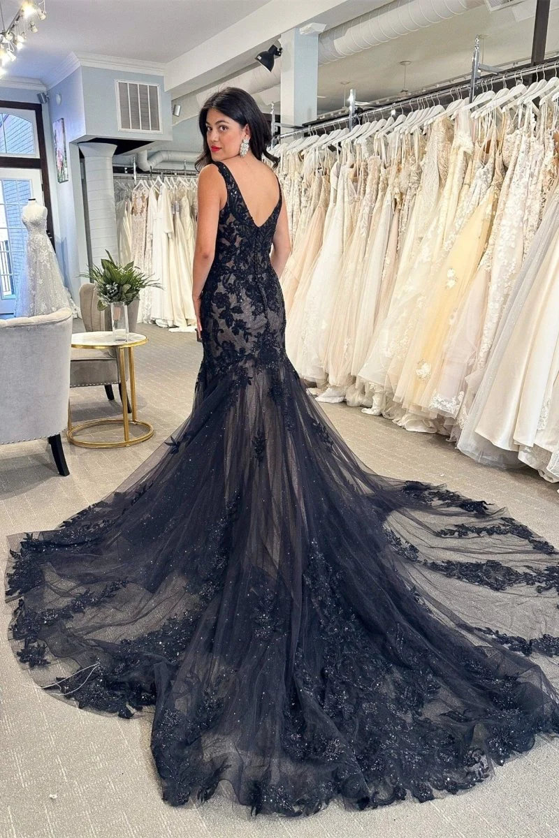 Chana | Black Tulle Appliques V-Neck Trumpet Long Wedding Dress