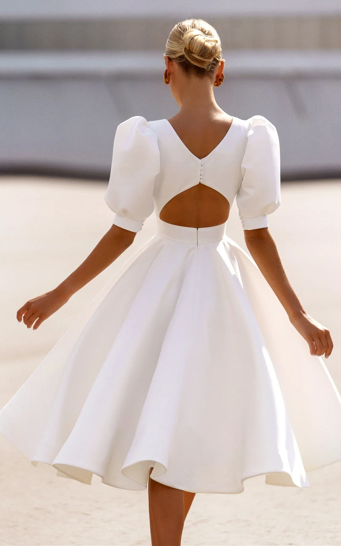 Elegant Bateau A Line Satin Knee-length Wedding Dress