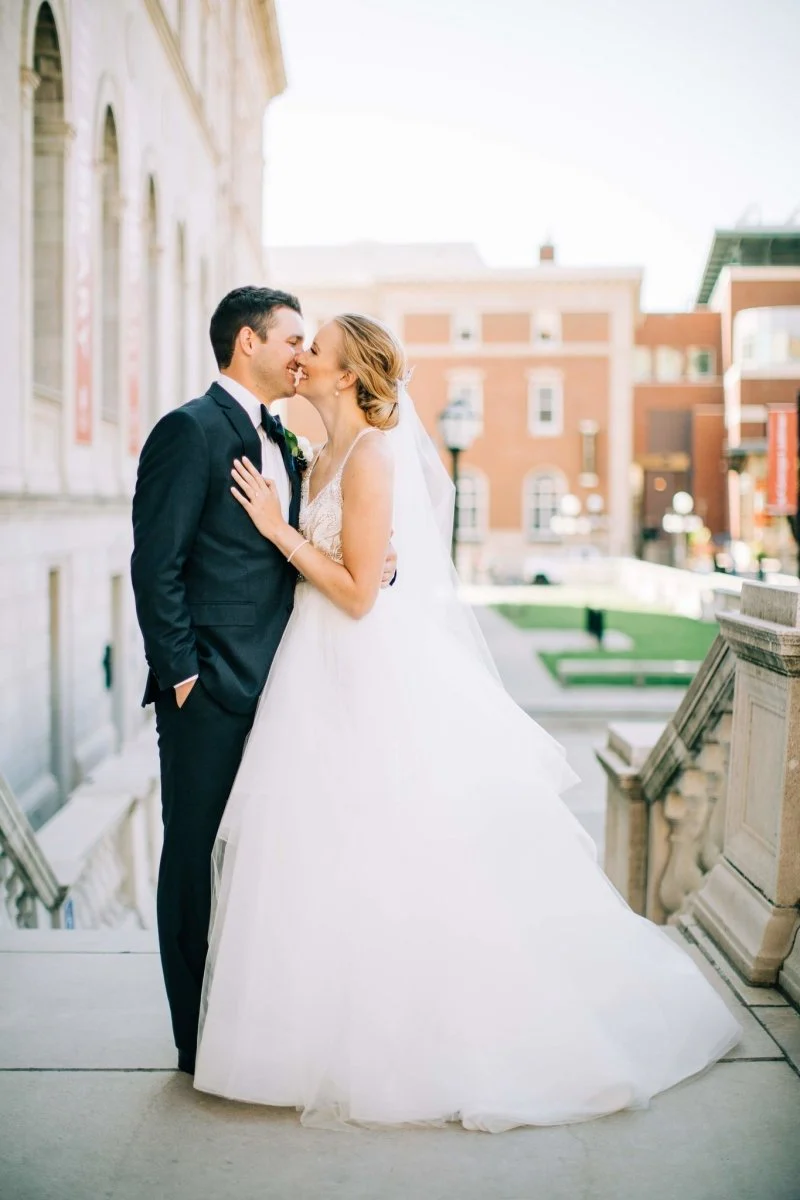 A Line Tulle Spaghetti Straps Wedding Dresses Sleeveless Wedding Dress