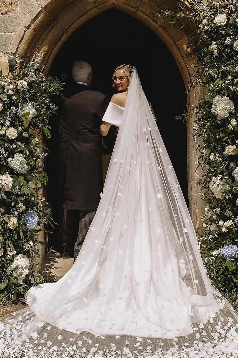 Gorgeous  Mermaid Off the Shoulder White Satin Wedding Dresses