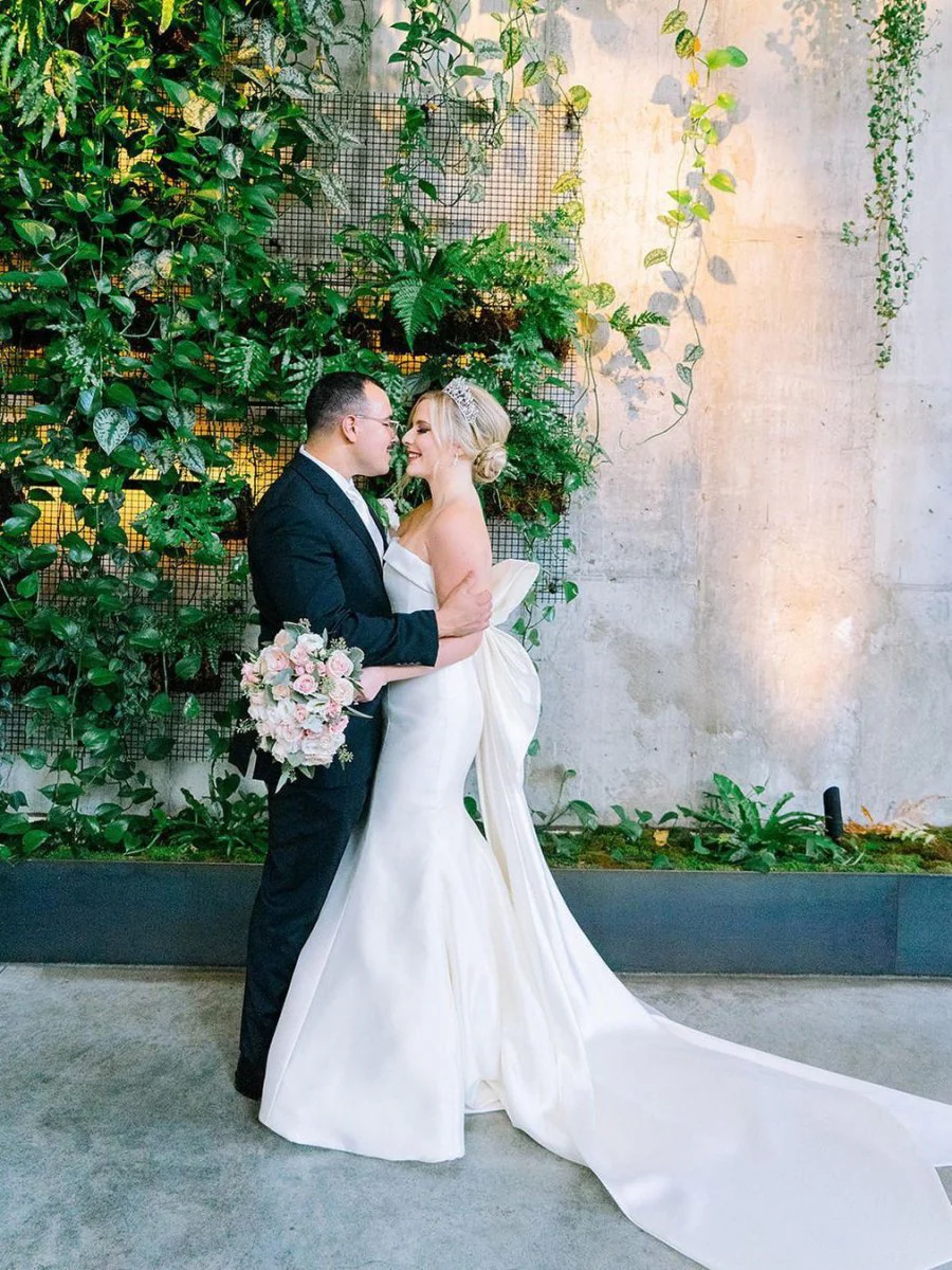 Mermaid Strapless Satin Wedding Dresses With Bow-Knot White Wedding Dress