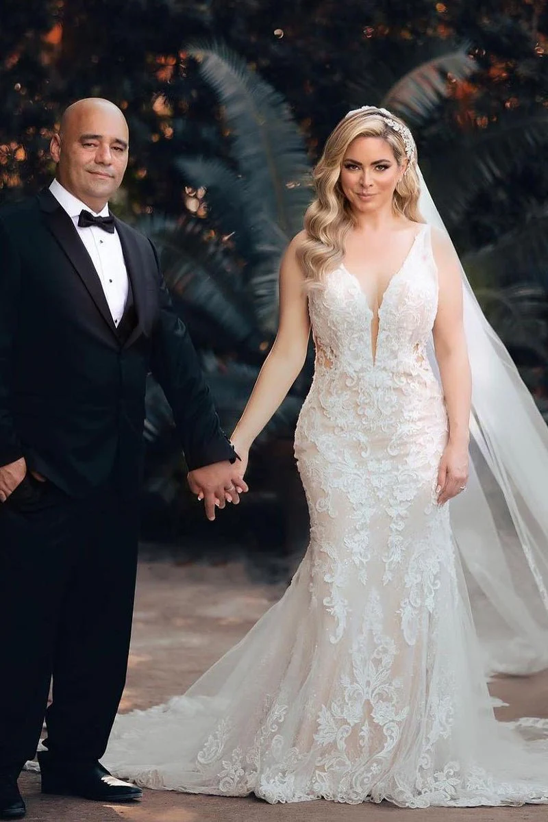 Mermaid V Neck Tulle Wedding Dresses with Train