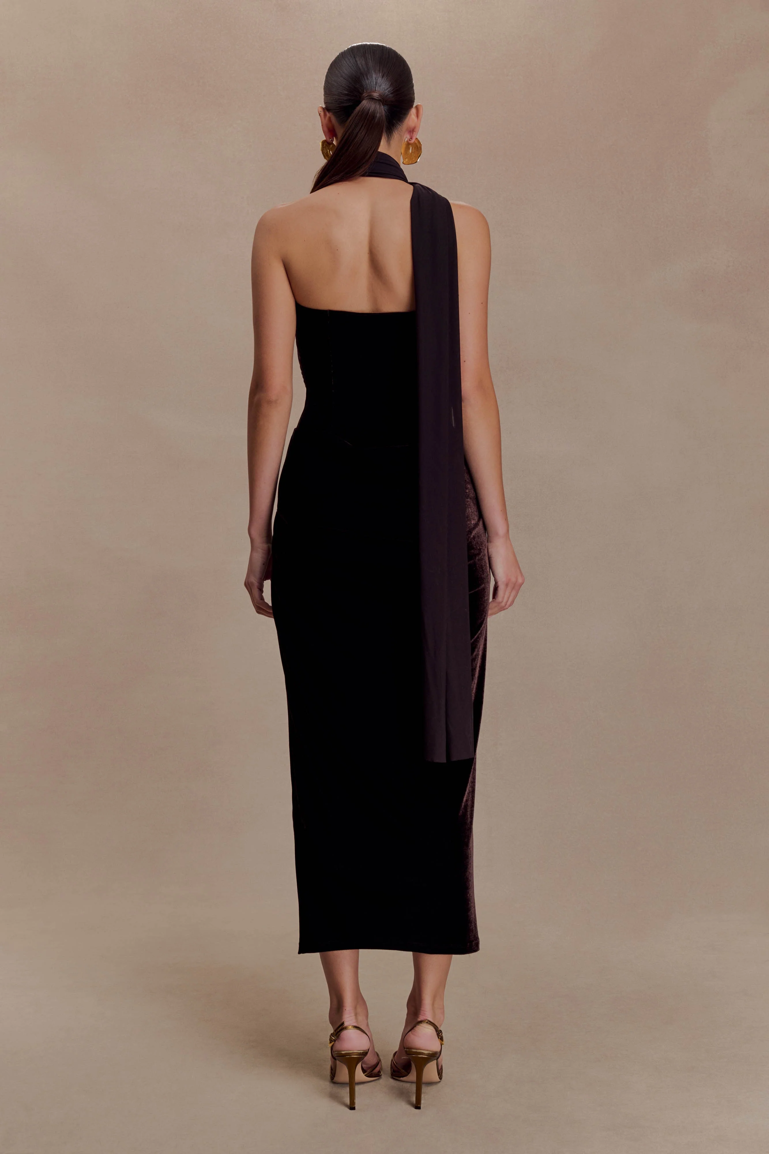 Mattea Velvet Midi Dress With Scarf - Chocolate