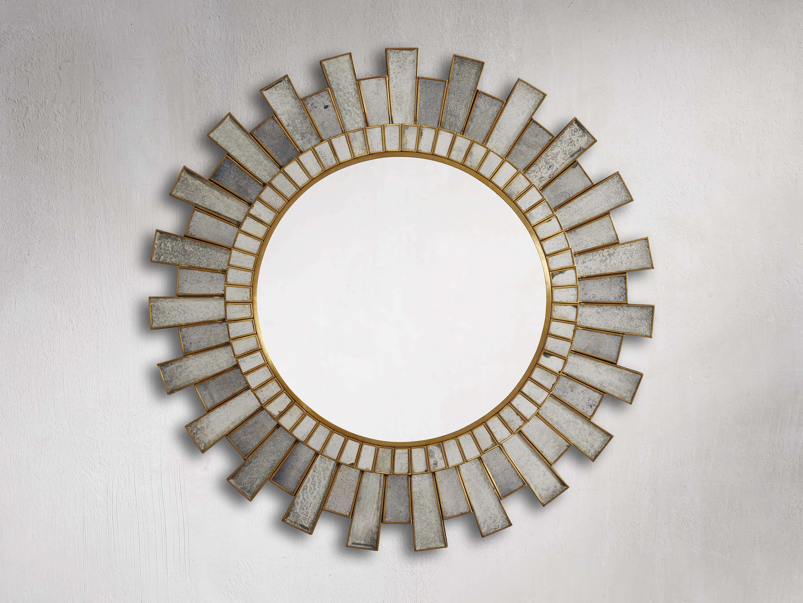 Este Round Wall Mirror