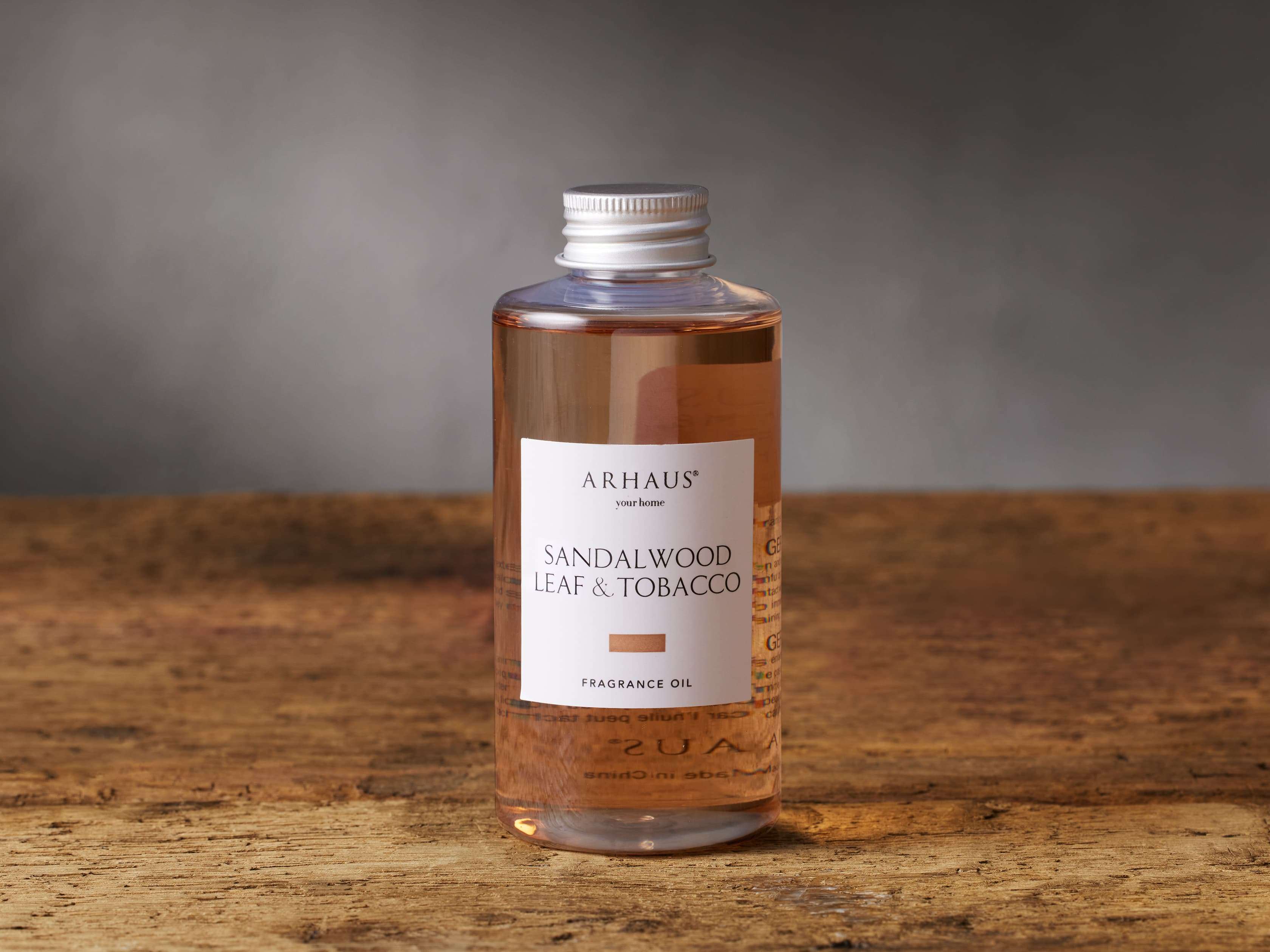 Signature Diffuser Refill in Sandalwood Leaf and Tobacco