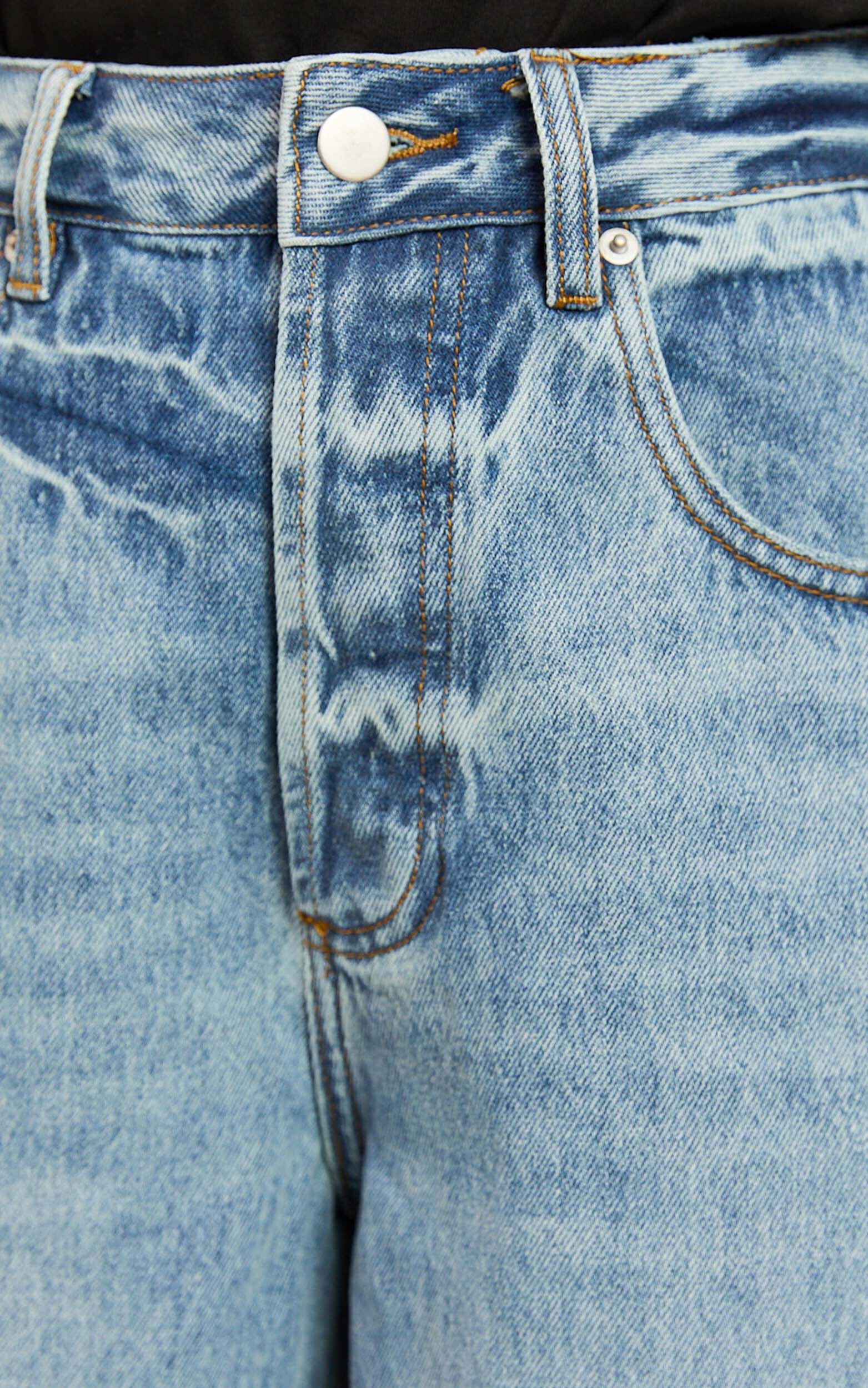 Amalie The Label - Herrera Low Rise Wide Leg Denim Jeans in Mid Blue Wash