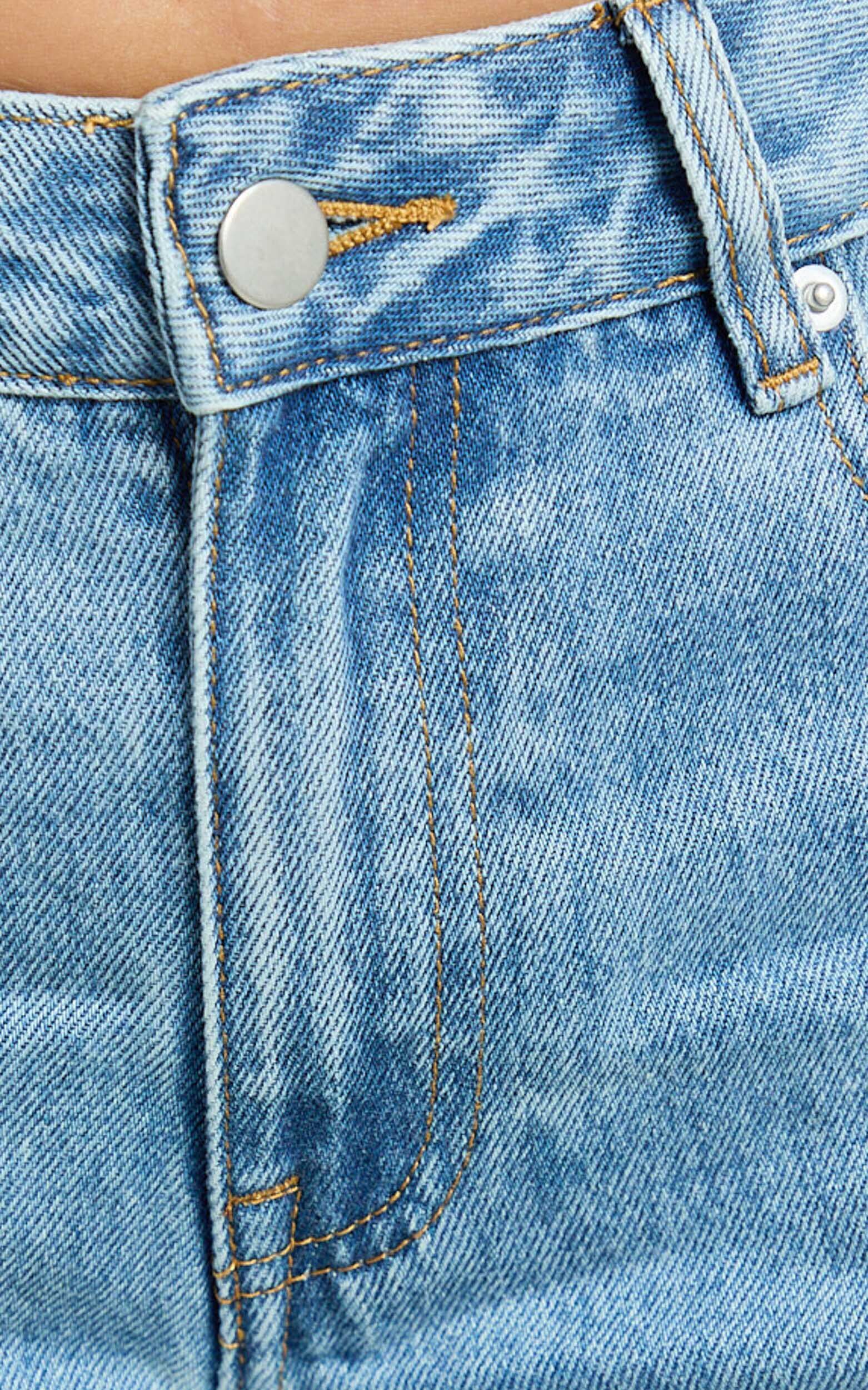 Darcie Jeans - Baggy Recycled Denim Jeans in Mid Blue Wash