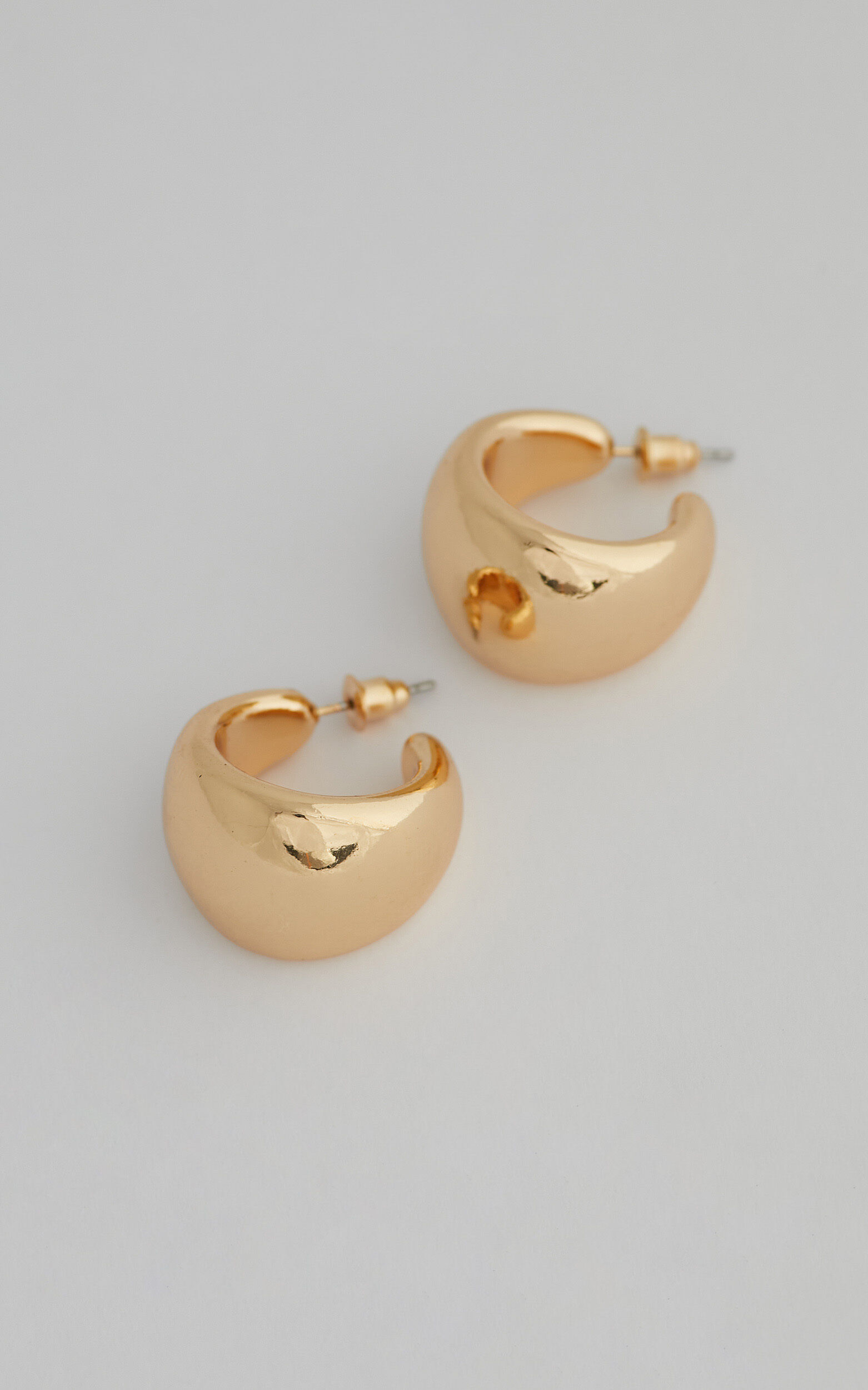 Thia Earrings in Gold