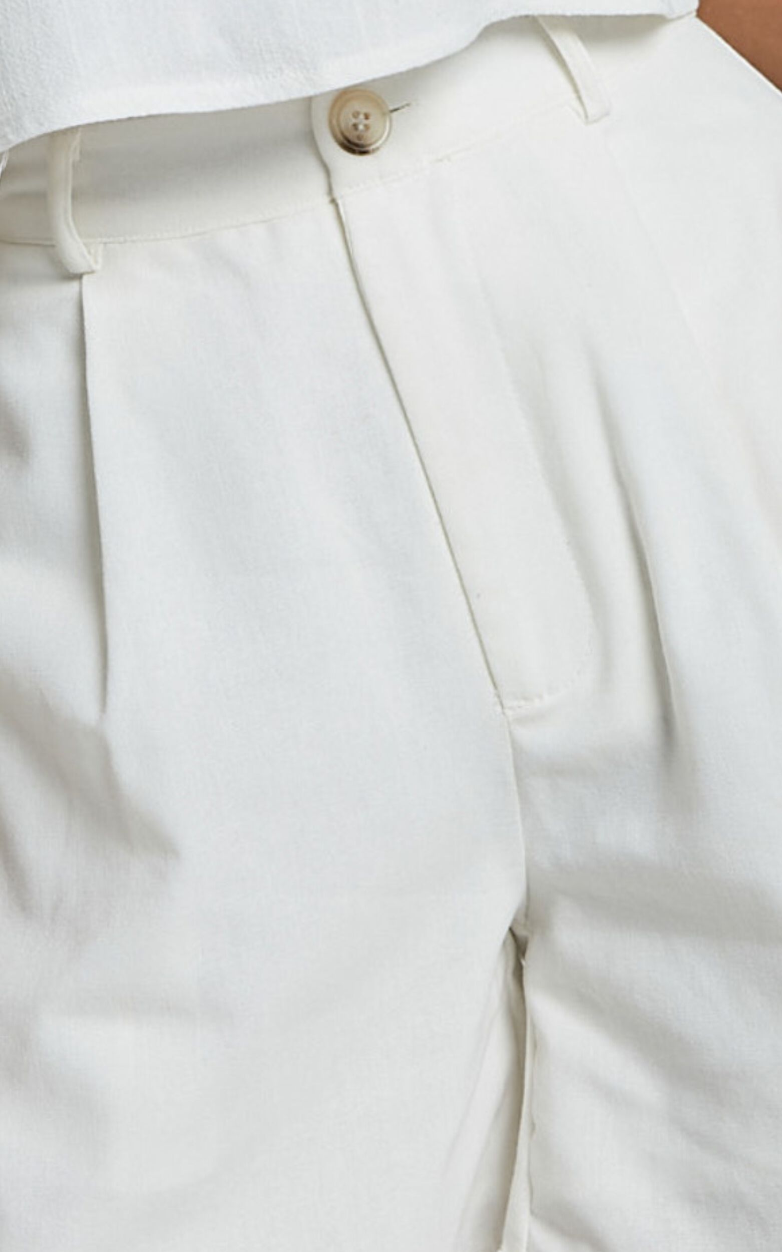 Larissa Shorts - Linen High Waisted Tailored Pleat Front Back Pocket Shorts in Off White