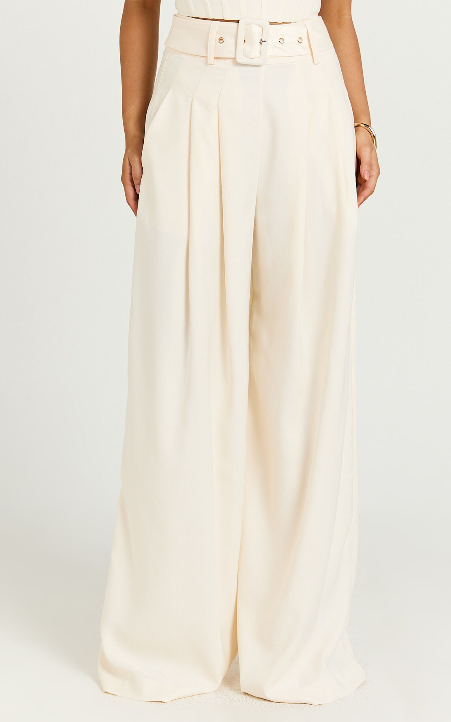 Amalie The Label - Raquelle Pleated Wid Leg Belted Pant in Ivory