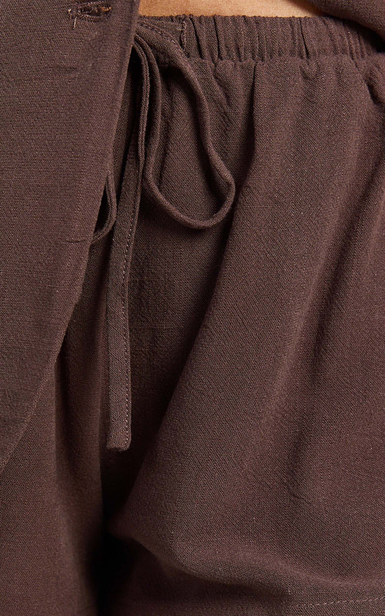Olivia Shorts - Drawstring Relaxed Linen Shorts in Chocolate