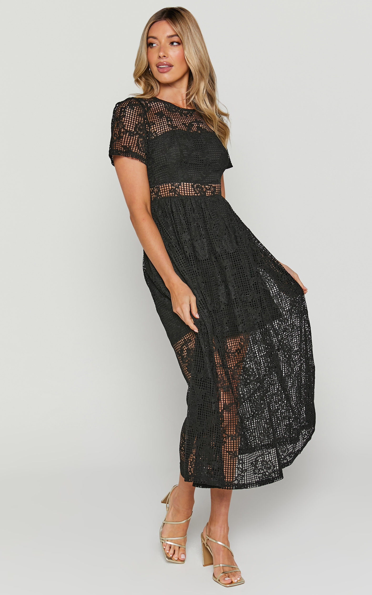 Leon Midi Dress - Short Sleeve Dress in Black