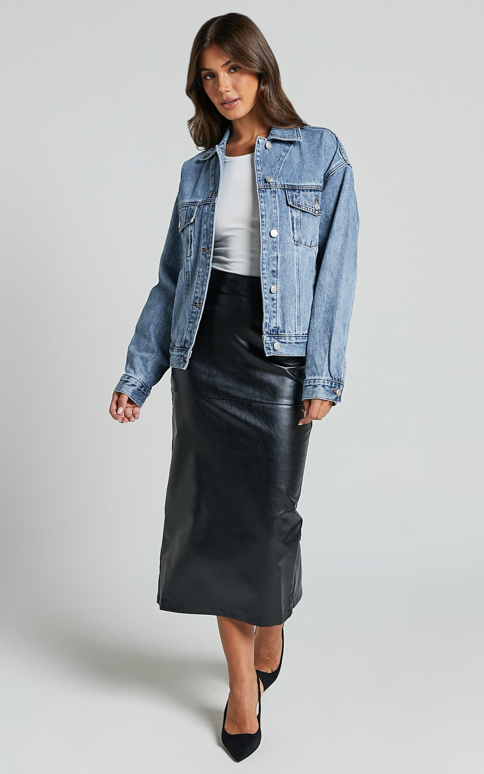 Lindsey Jacket - Long Sleeve Denim Jacket in Mid Blue Wash