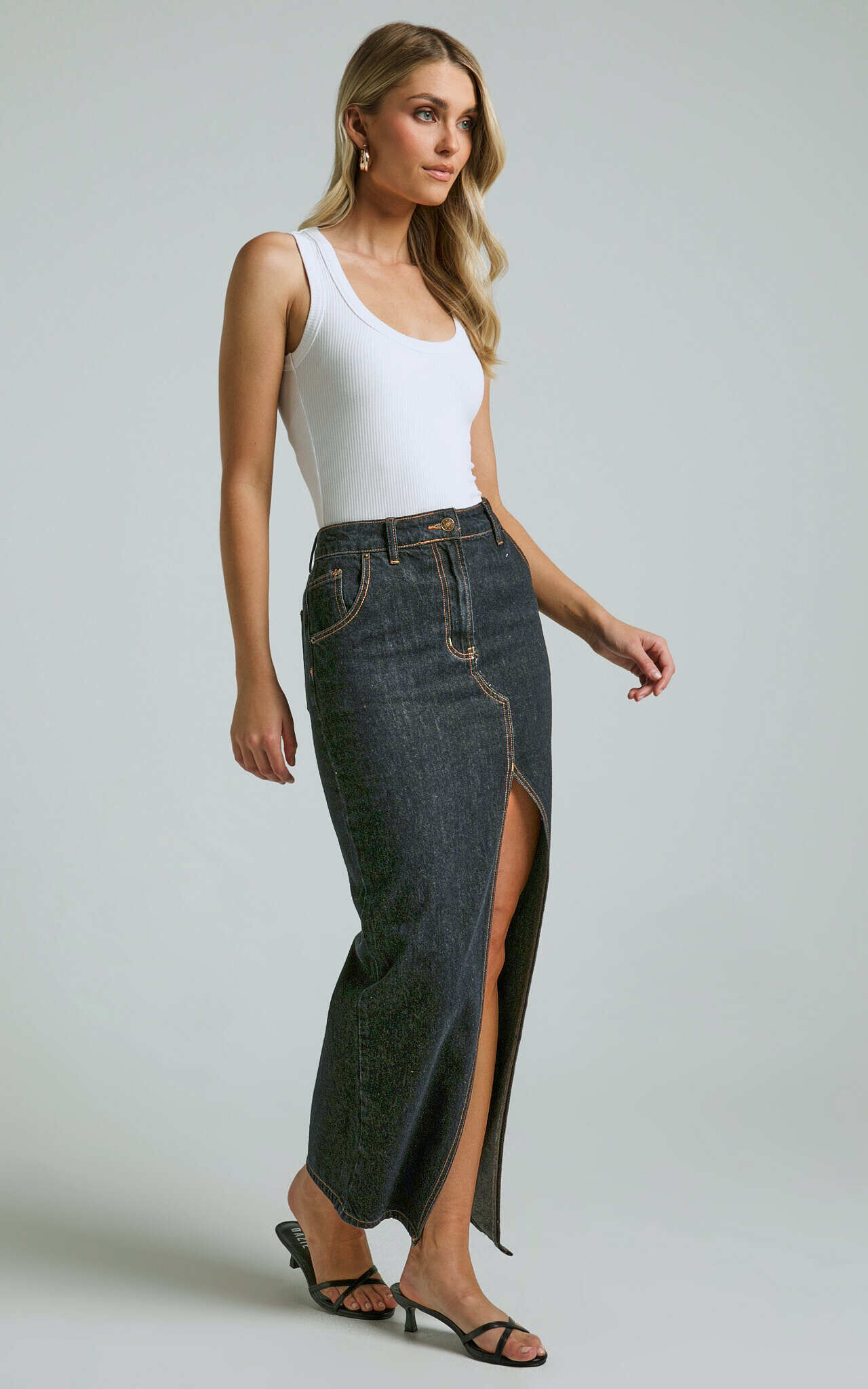 Naima Top - Scoop Neck Tank in White