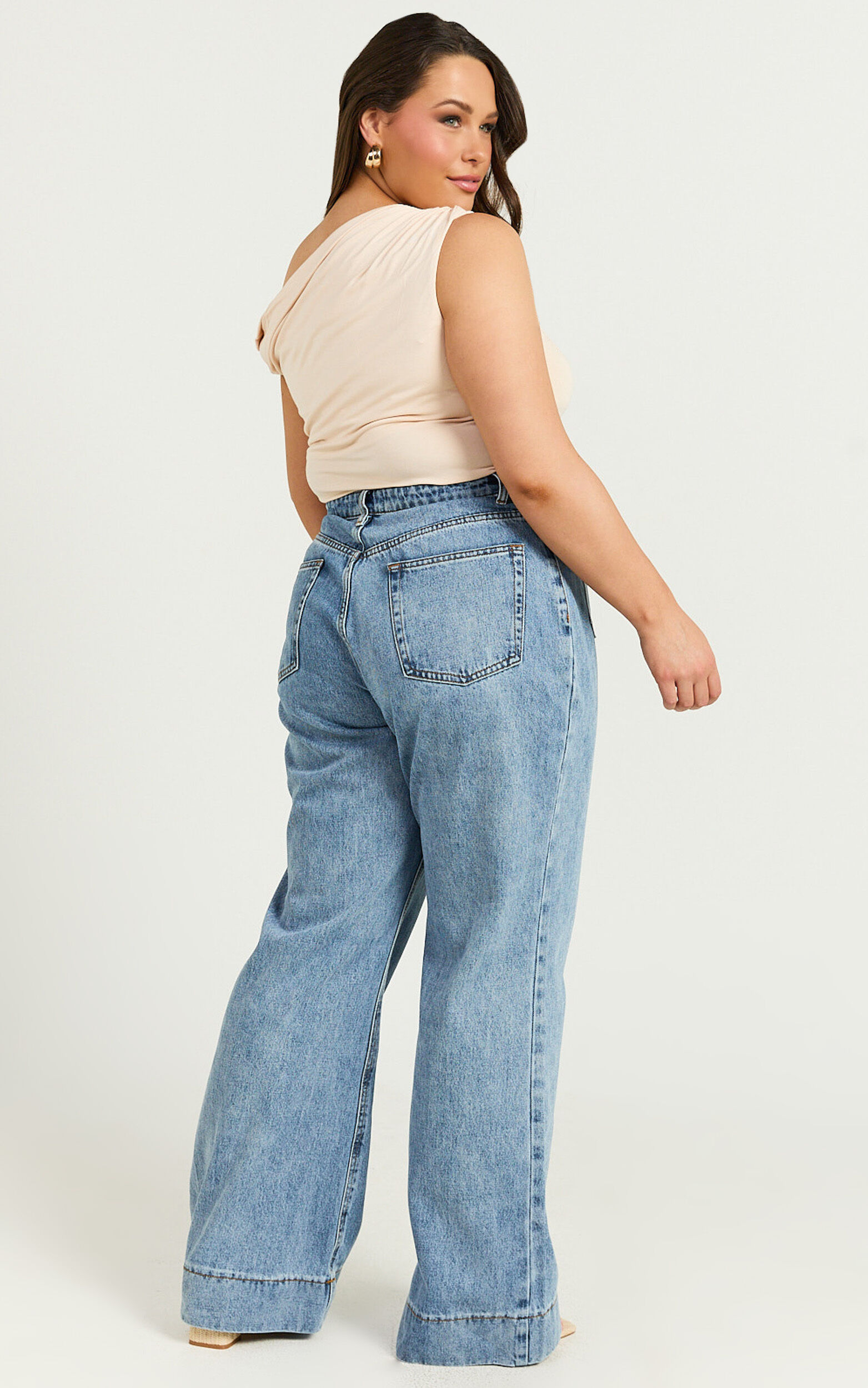 Vancouver Jeans - High Waist Straight Leg Patch Pocket Denim Jeans in Blue Wash