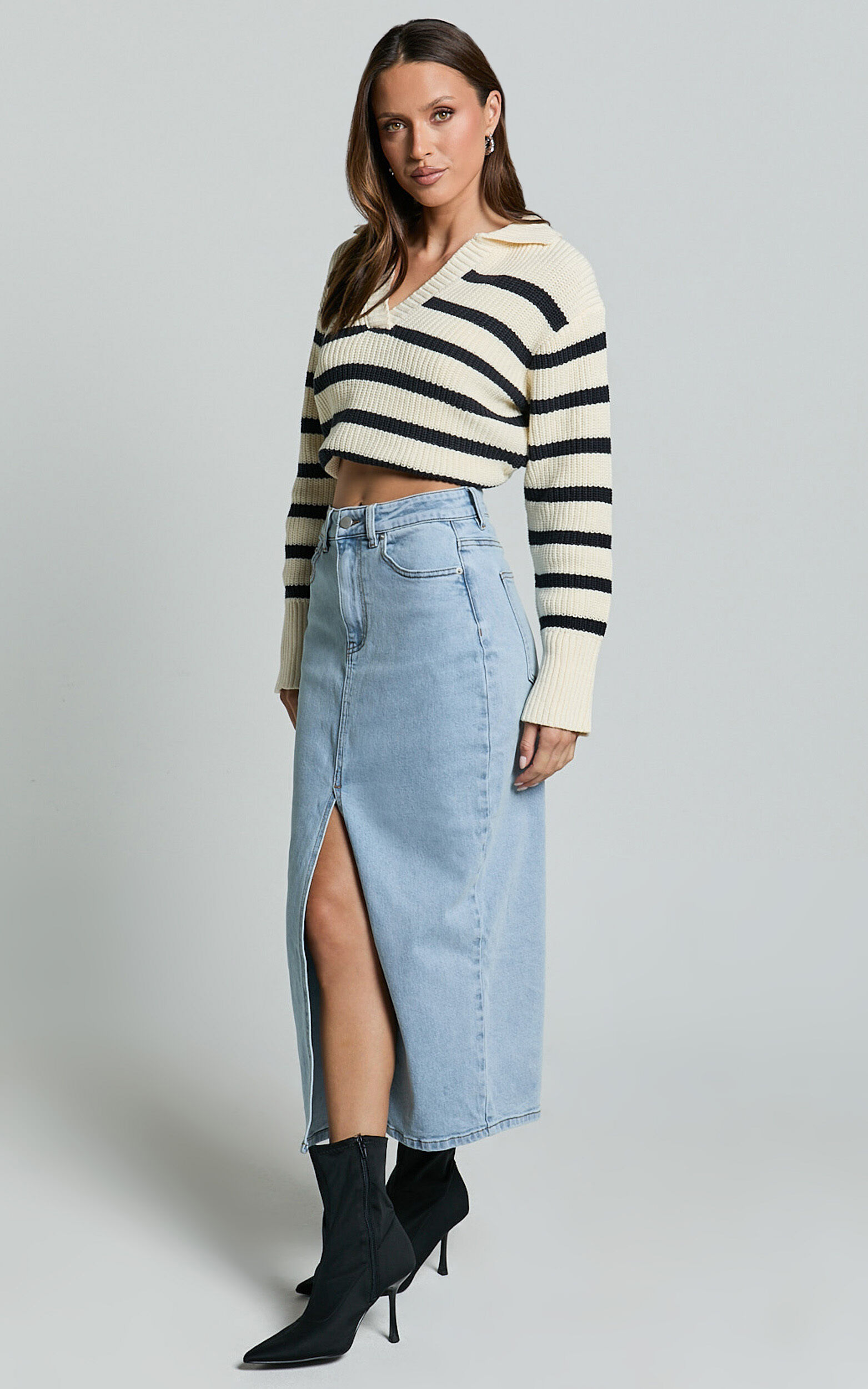 Anaya Midi Skirt - Denim Skirt in Light Blue Wash
