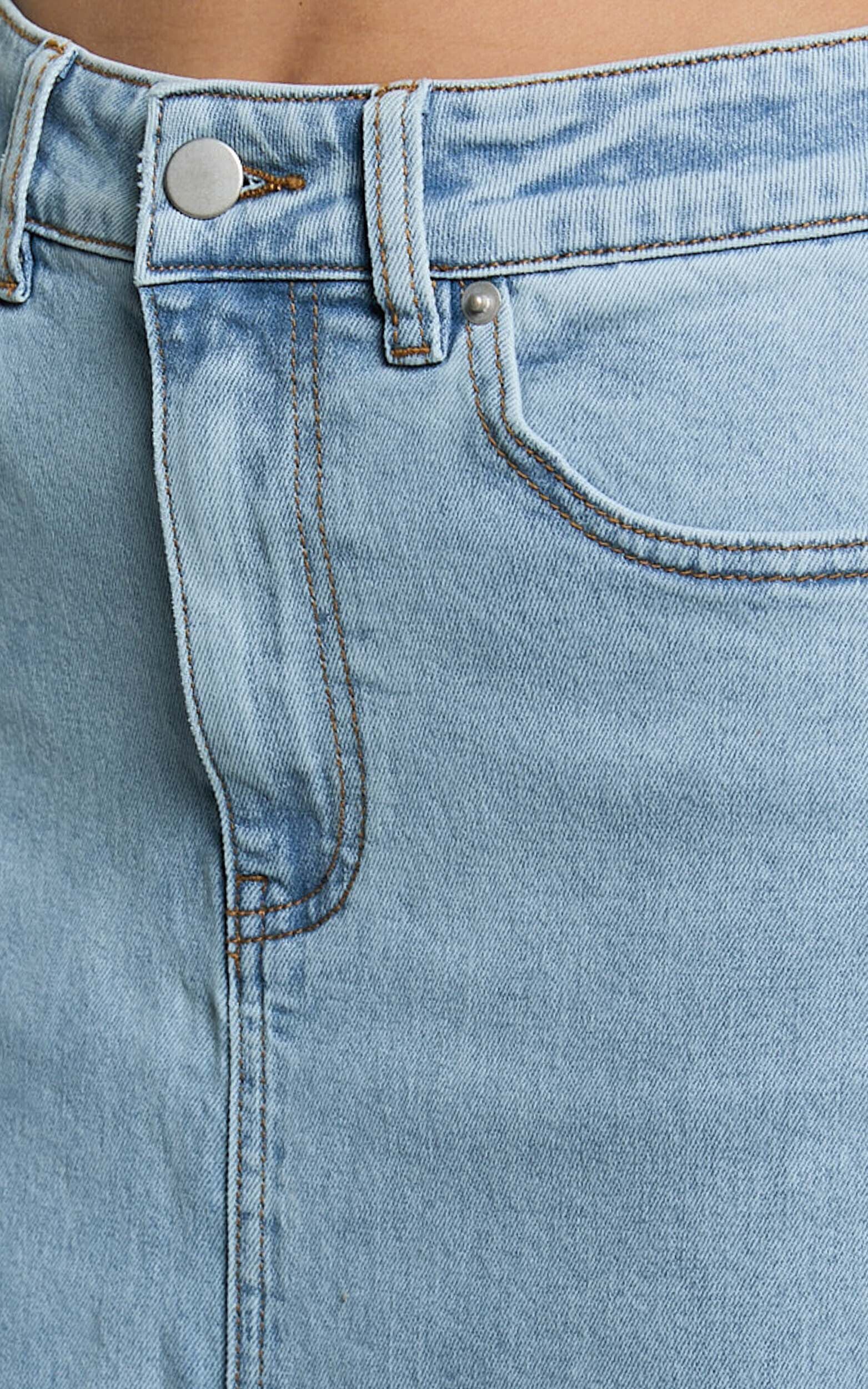 Anaya Midi Skirt - Denim Skirt in Light Blue Wash