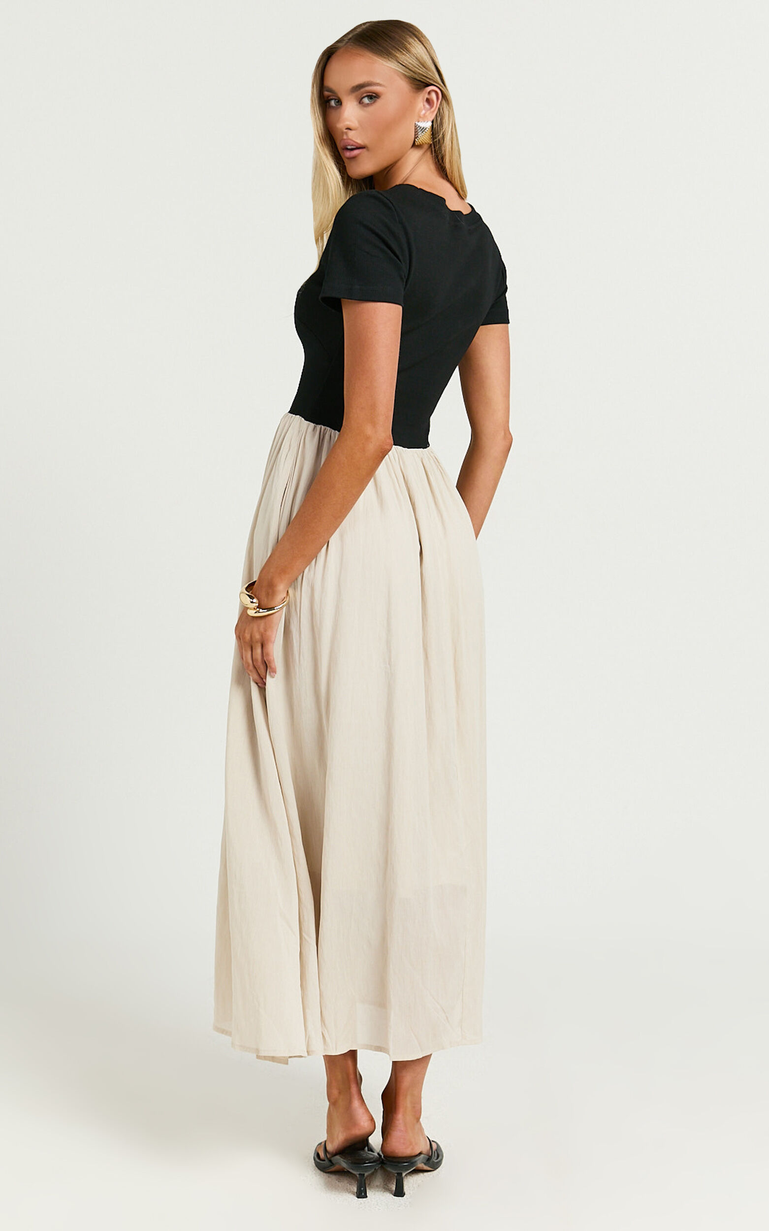 Hermie Midi Dress - Short Sleeve Contrast Dress in Black & Beige