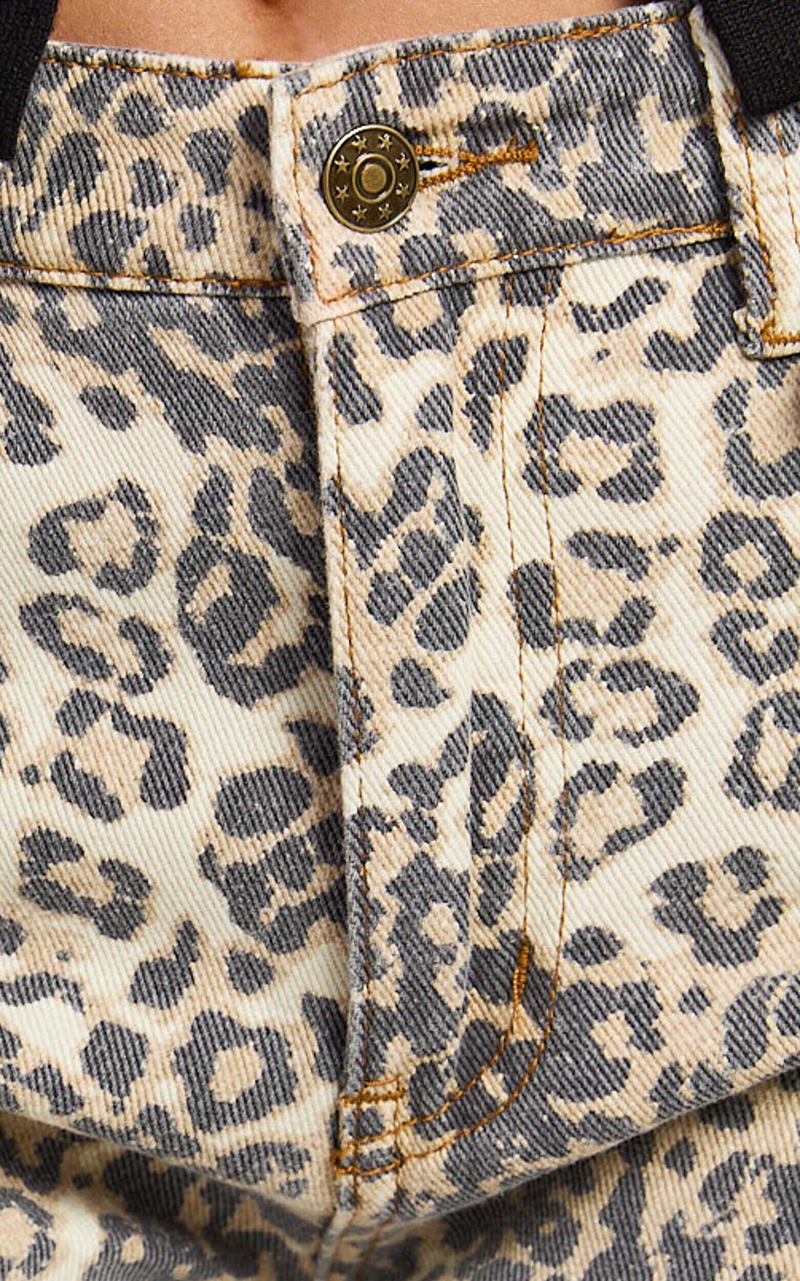 Lioness - Horseshoe Jean in Leopard Fade