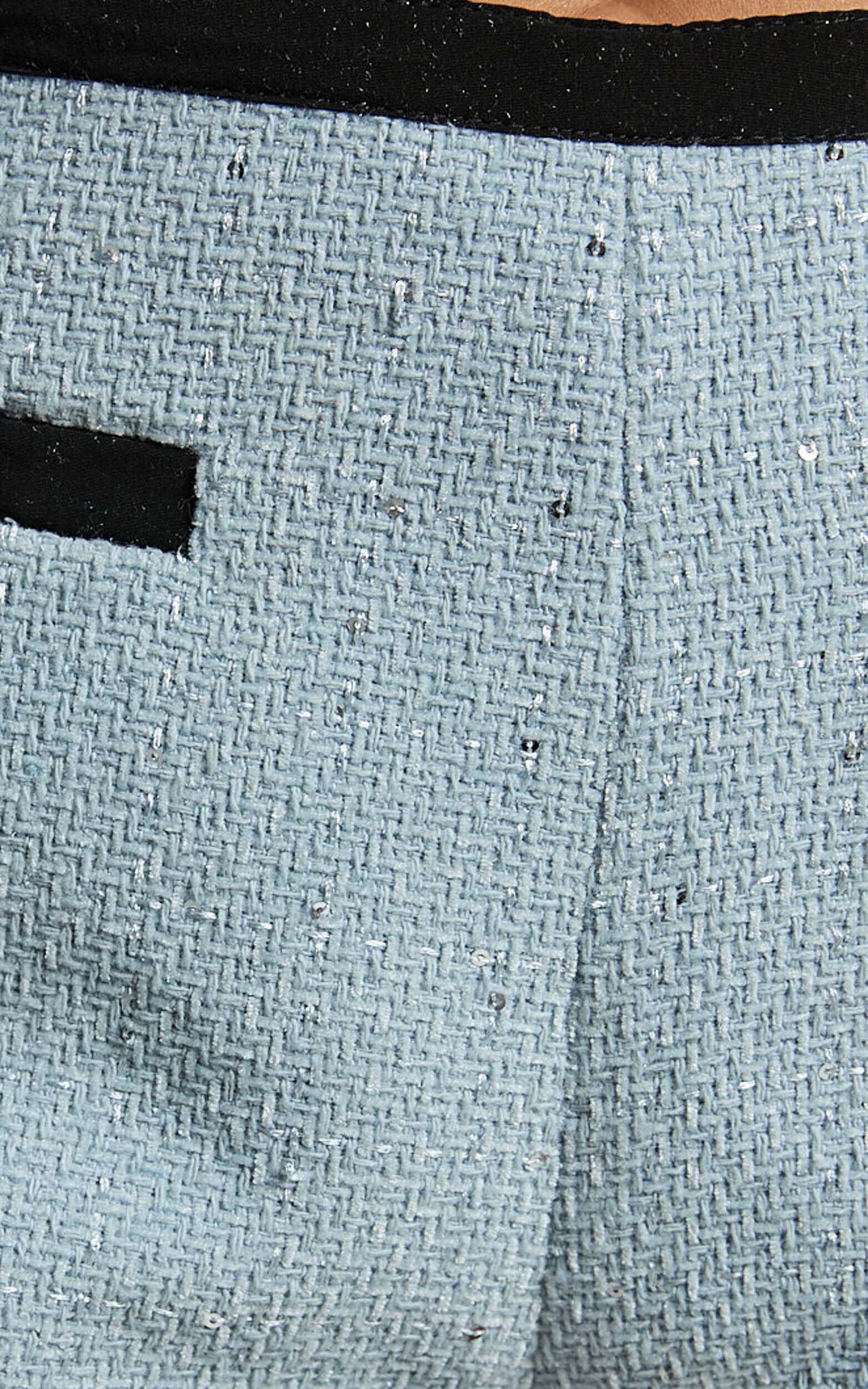 Gina Shorts - Contrast Pocket Detail Shorts in Ice Blue