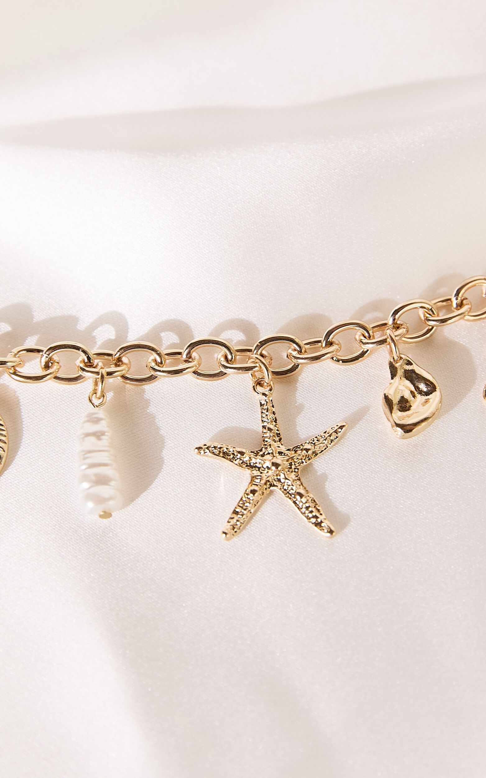 Jackie Necklace - Starfish Charm Necklace in Gold